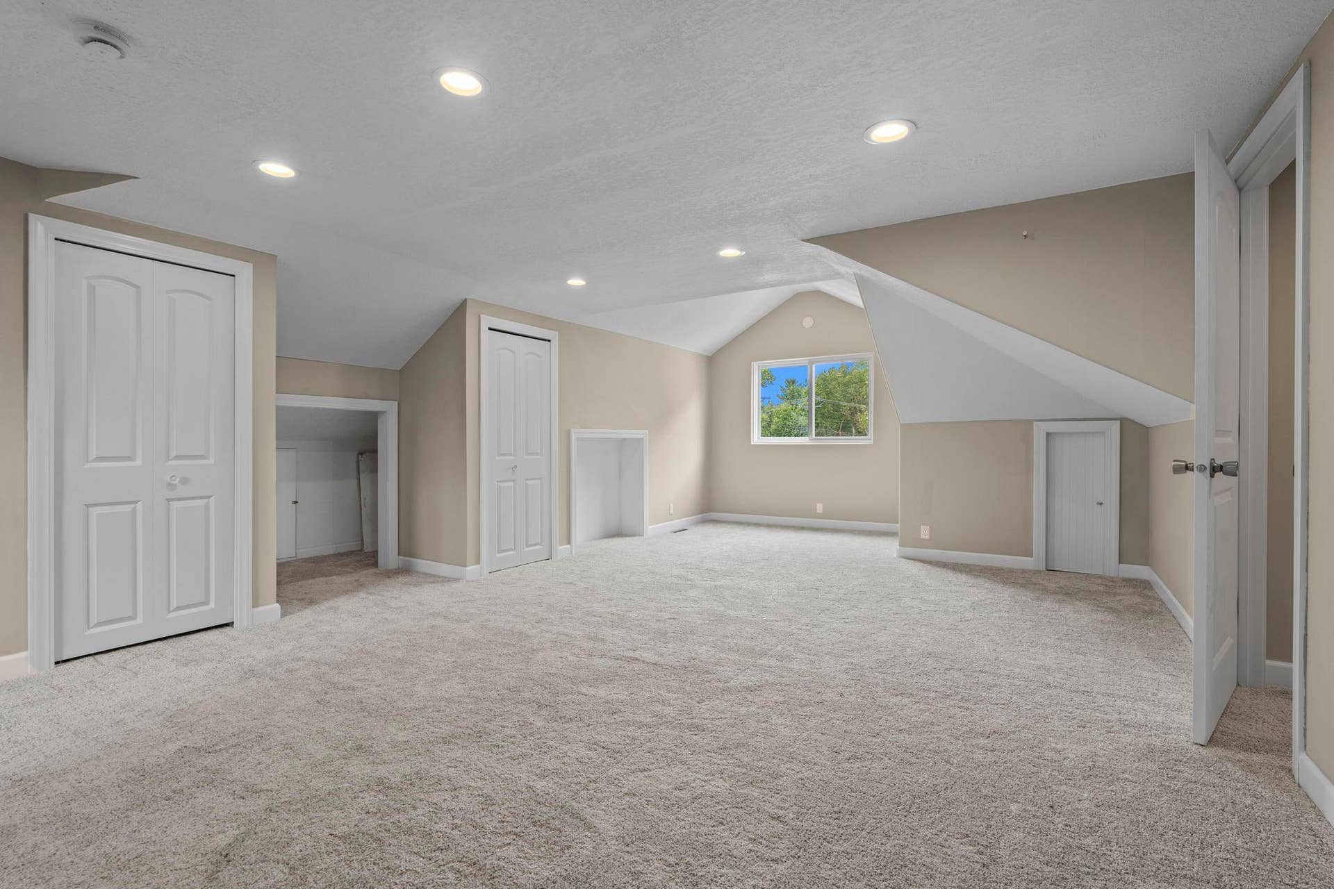 68-web-or-mls-5160 Bald Eagle Ave-419.jpg