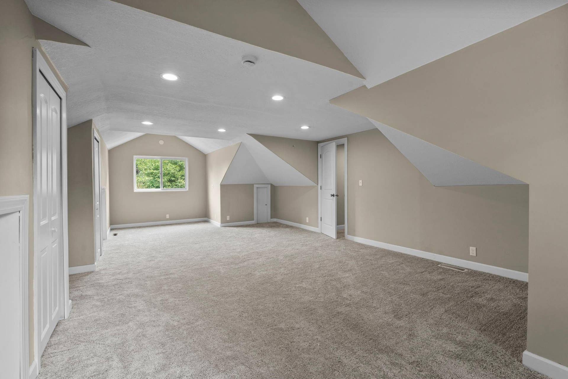 70-web-or-mls-5160 Bald Eagle Ave-429.jpg