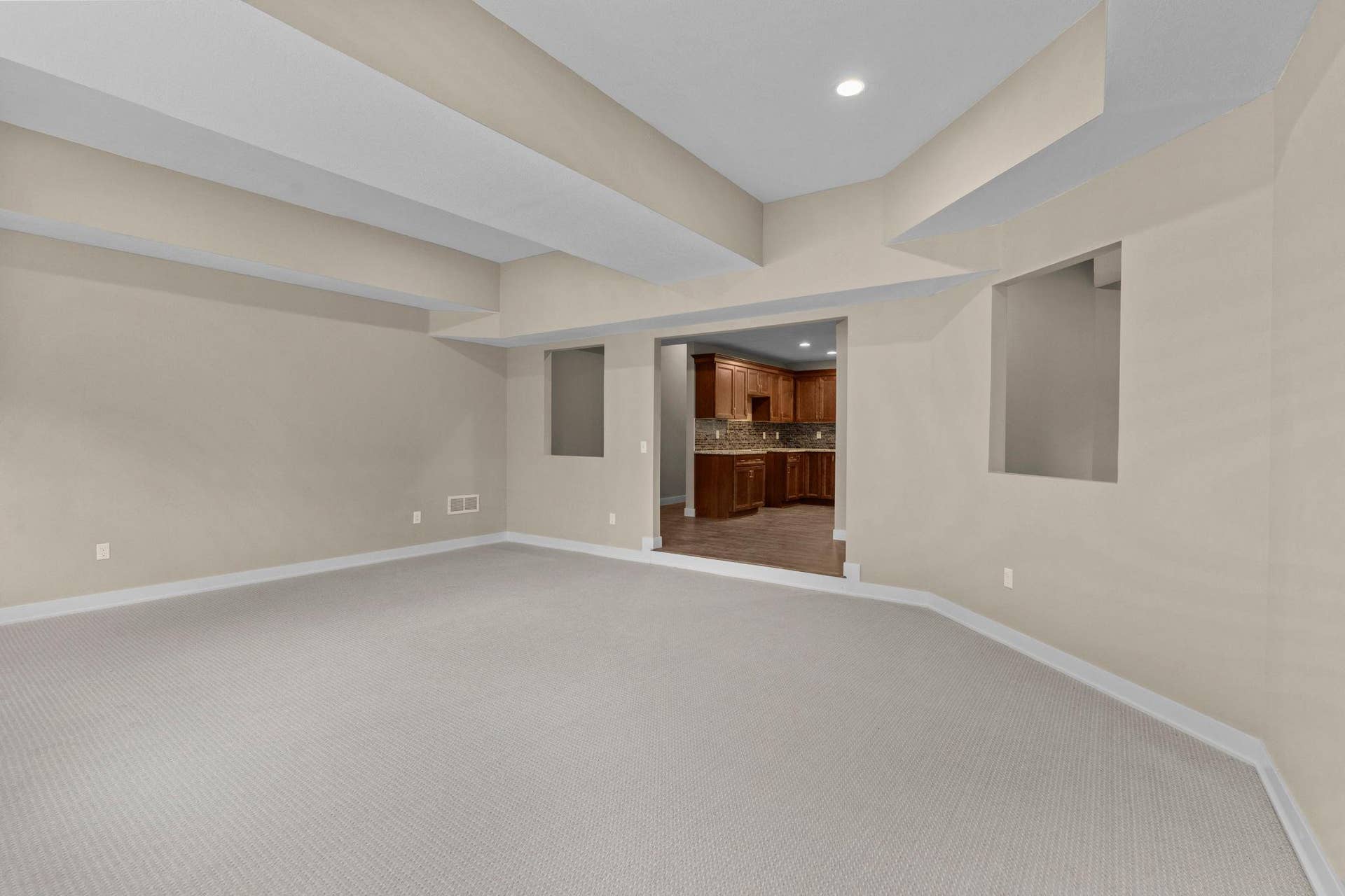 33-web-or-mls-5160 Bald Eagle Ave-239.jpg