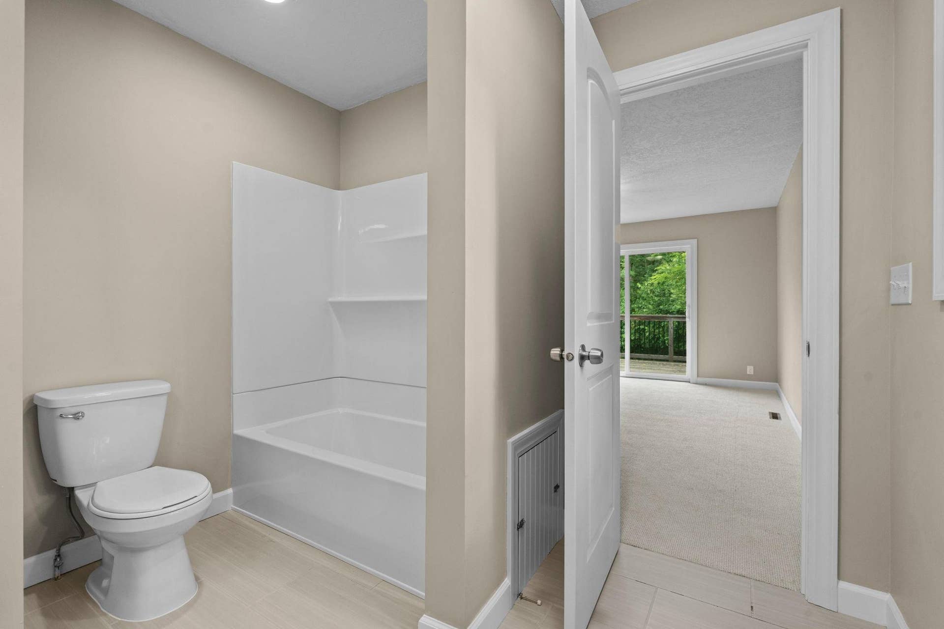 56-web-or-mls-5160 Bald Eagle Ave-359.jpg