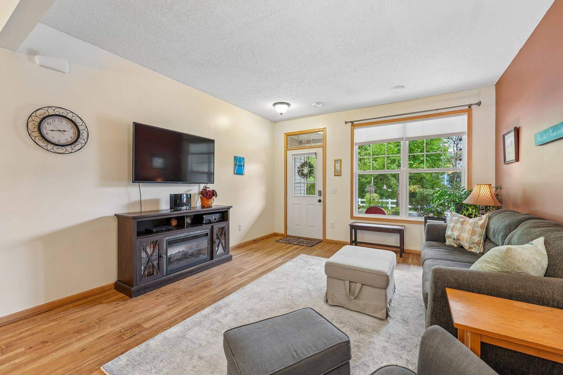 15588 Emerald Drive N, #6, Hugo, MN 55038 4-web-or-mls-Emerald Dr N 6-S1408-011r.jpg