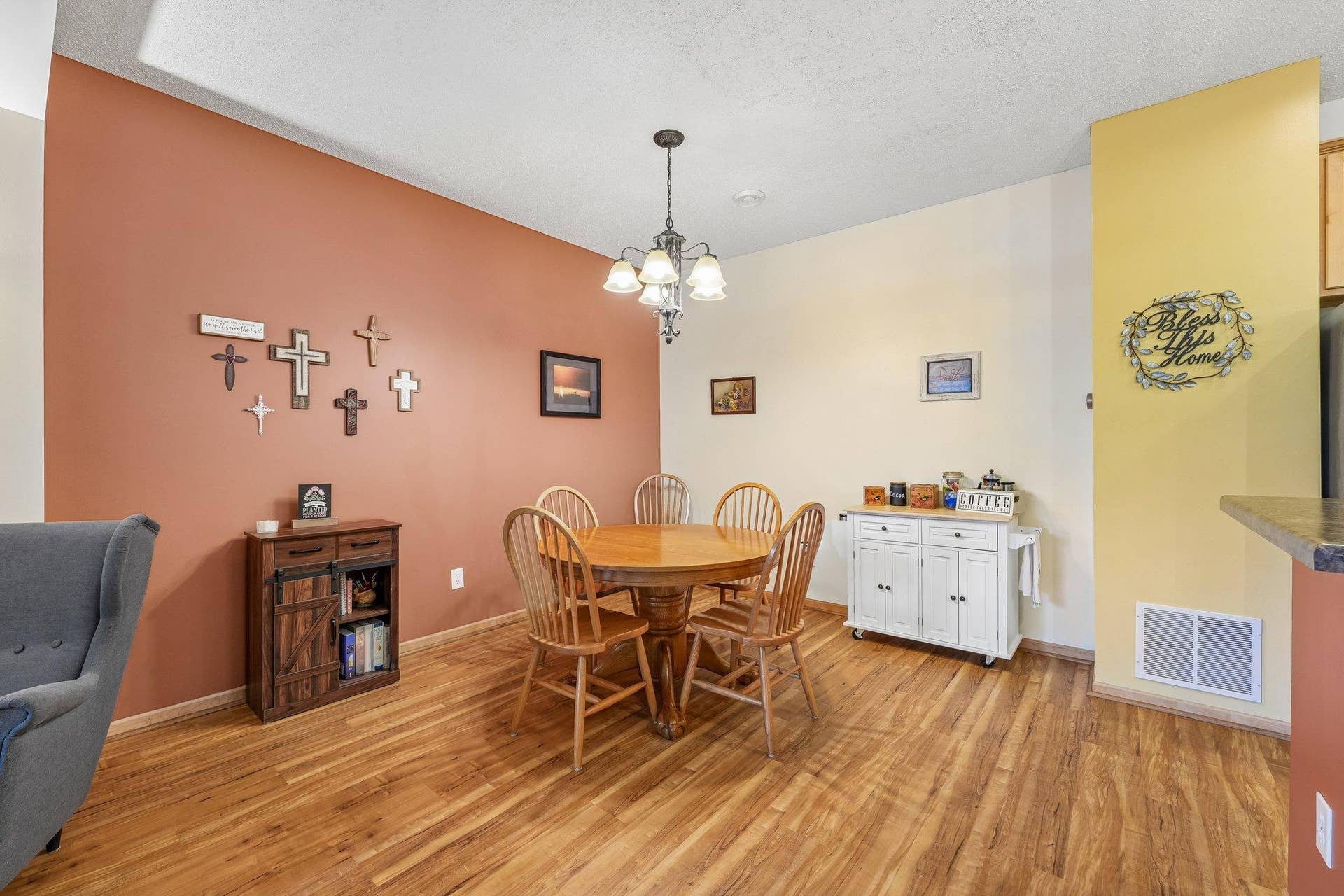 15588 Emerald Drive N, #6, Hugo, MN 55038 5-web-or-mls-Emerald Dr N 6-S1408-012r.jpg