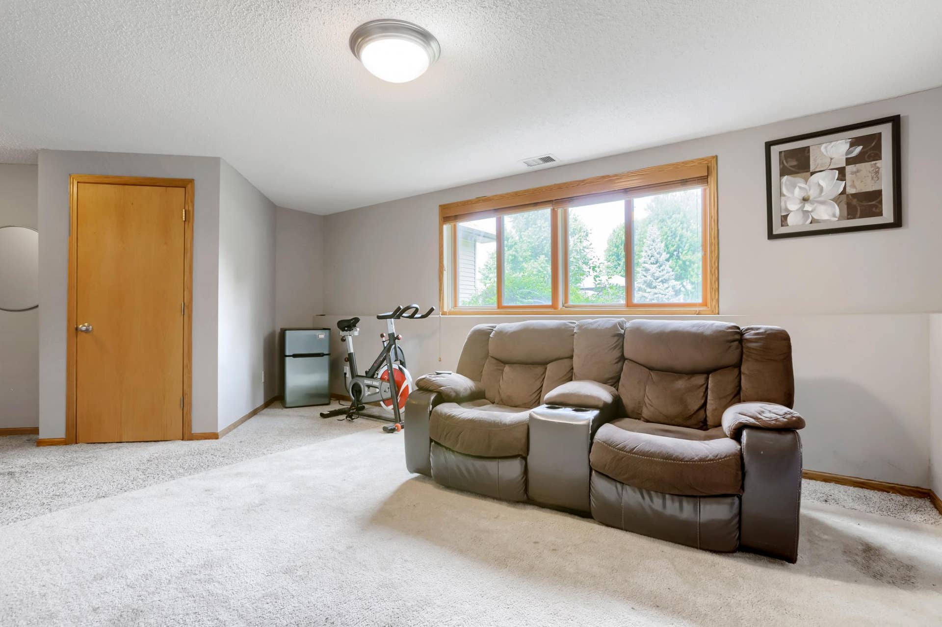10837 Mississippi Drive N, Brooklyn Park, MN 55443 10837 Mississippi Dr N - Print Quality - 015 - 10 Family Room.jpg