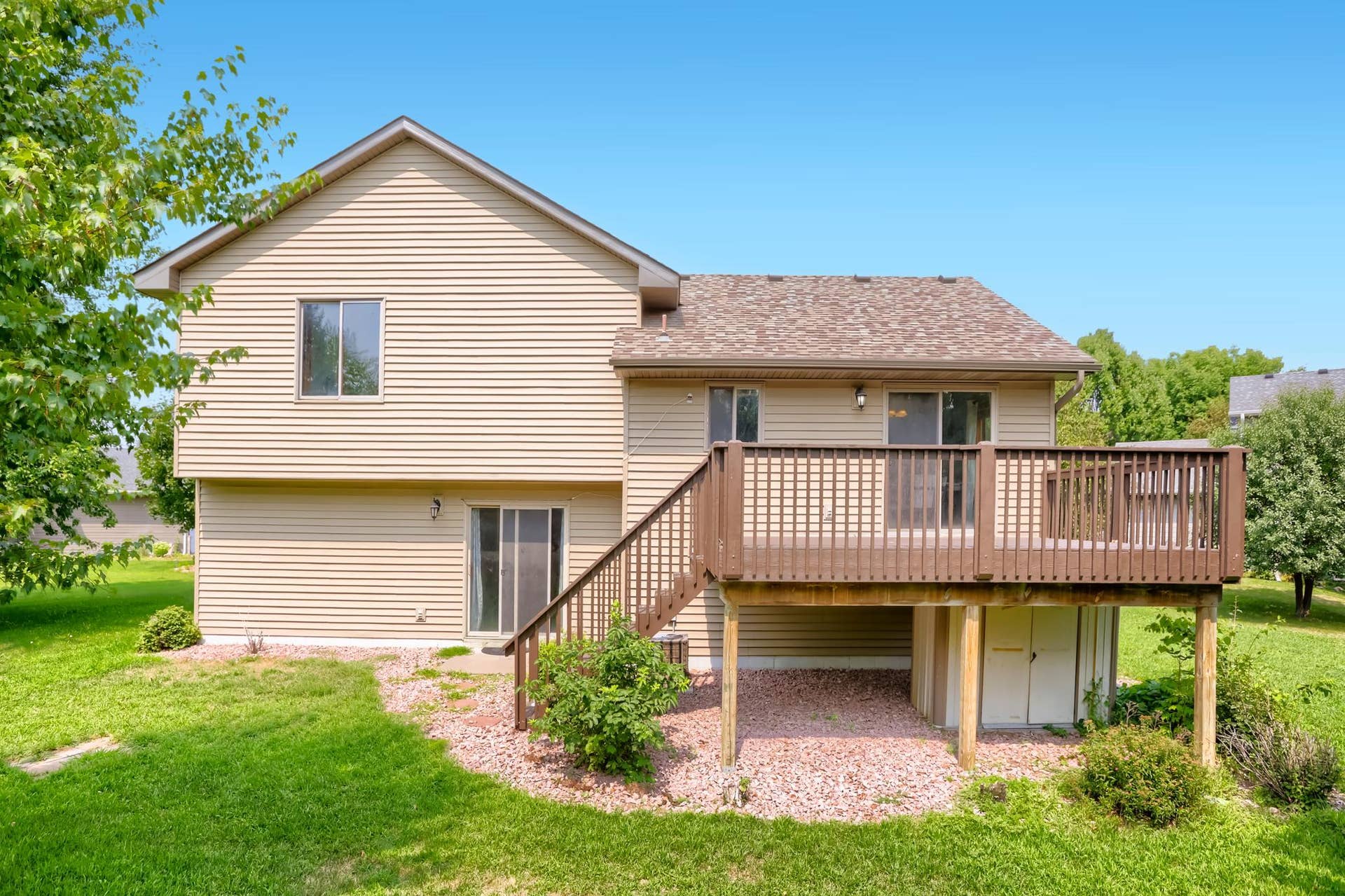 10837 Mississippi Drive N, Brooklyn Park, MN 55443 10837 Mississippi Dr N - Print Quality - 031 - 26 Exterior Rear.jpg