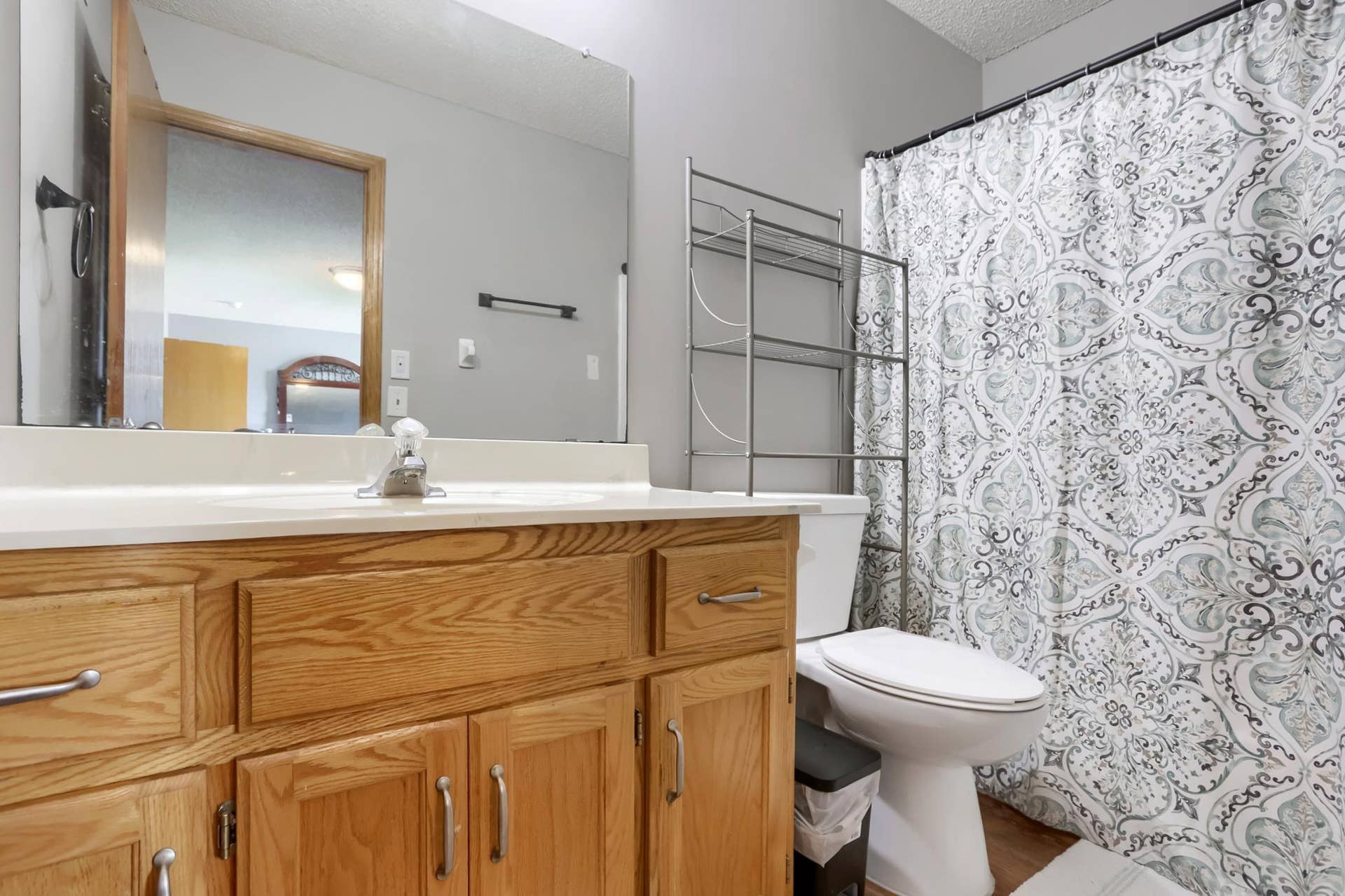 10837 Mississippi Drive N, Brooklyn Park, MN 55443 10837 Mississippi Dr N - Print Quality - 022 - 17 Primary Bathroom.jpg