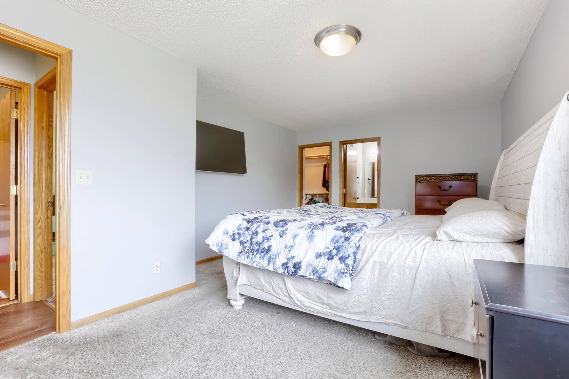 10837 Mississippi Drive N, Brooklyn Park, MN 55443 10837 Mississippi Dr N - Print Quality - 020 - 15 Primary Bedroom.jpg