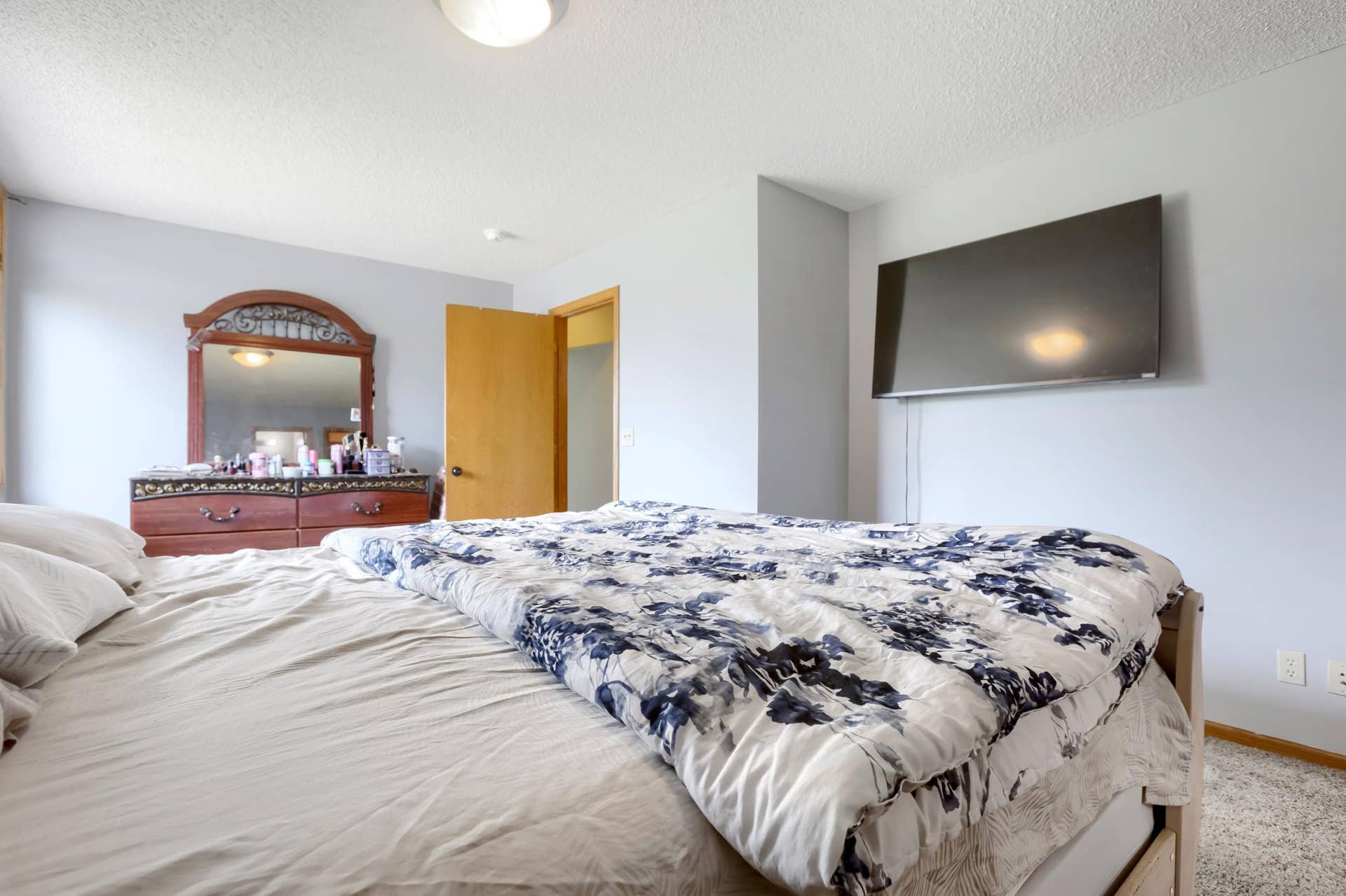 10837 Mississippi Drive N, Brooklyn Park, MN 55443 10837 Mississippi Dr N - Print Quality - 021 - 16 Primary Bedroom.jpg