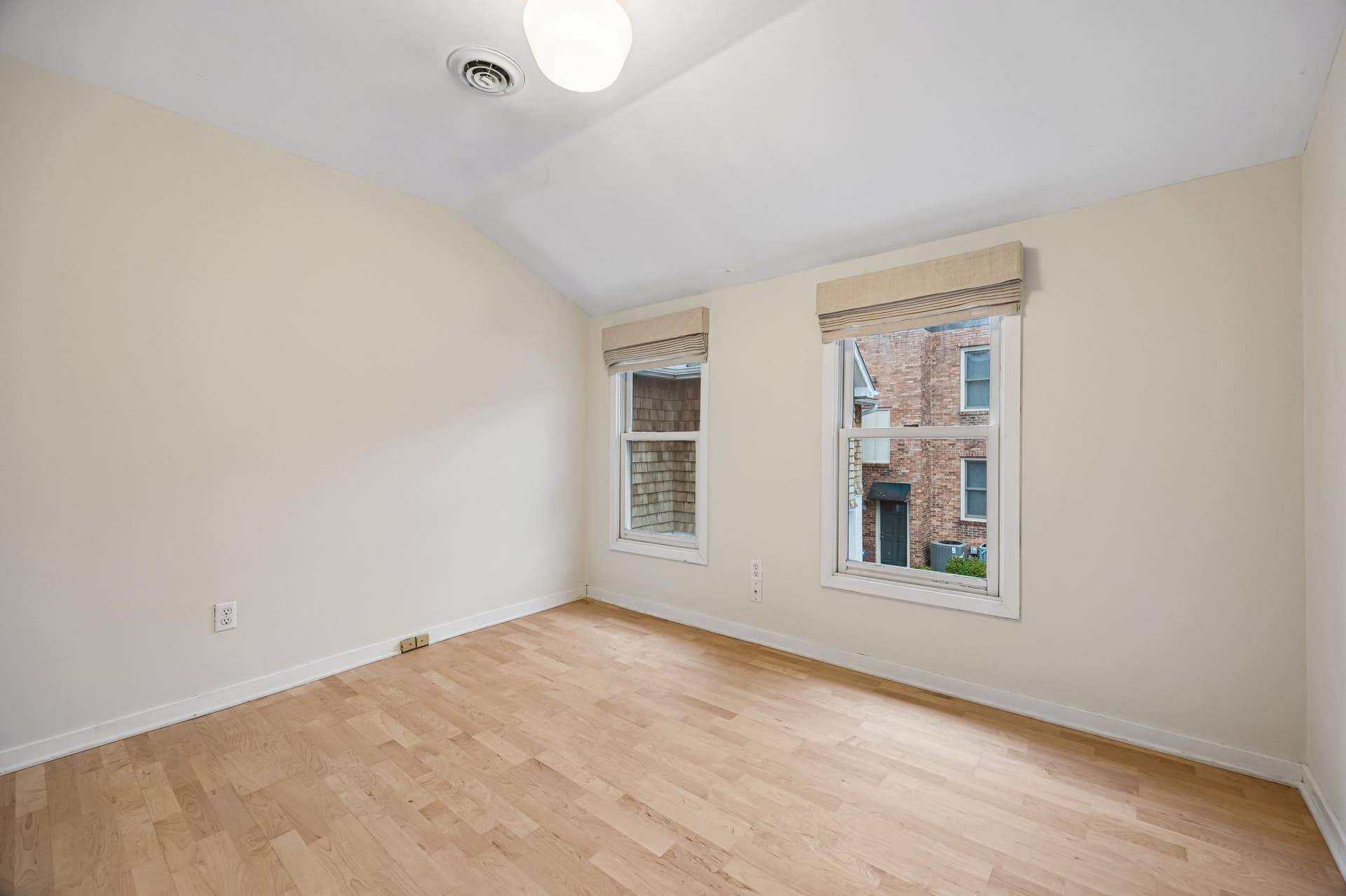2637 1/2 Humboldt Avenue S, 21, Minneapolis, MN 55408 Comfortable second bedroom with generous space and natural light.