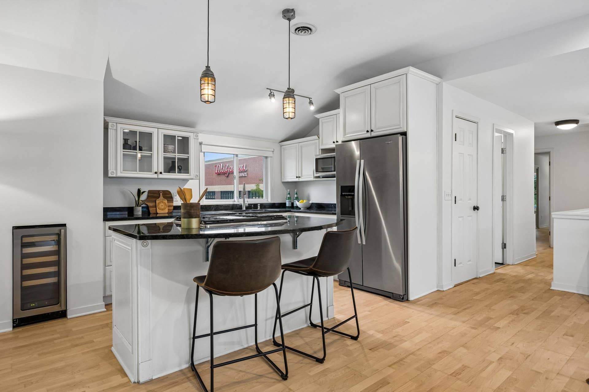 2637 1/2 Humboldt Avenue S, 21, Minneapolis, MN 55408 Designated wine cooler adding convenient storage for your favorite wines and beverages.