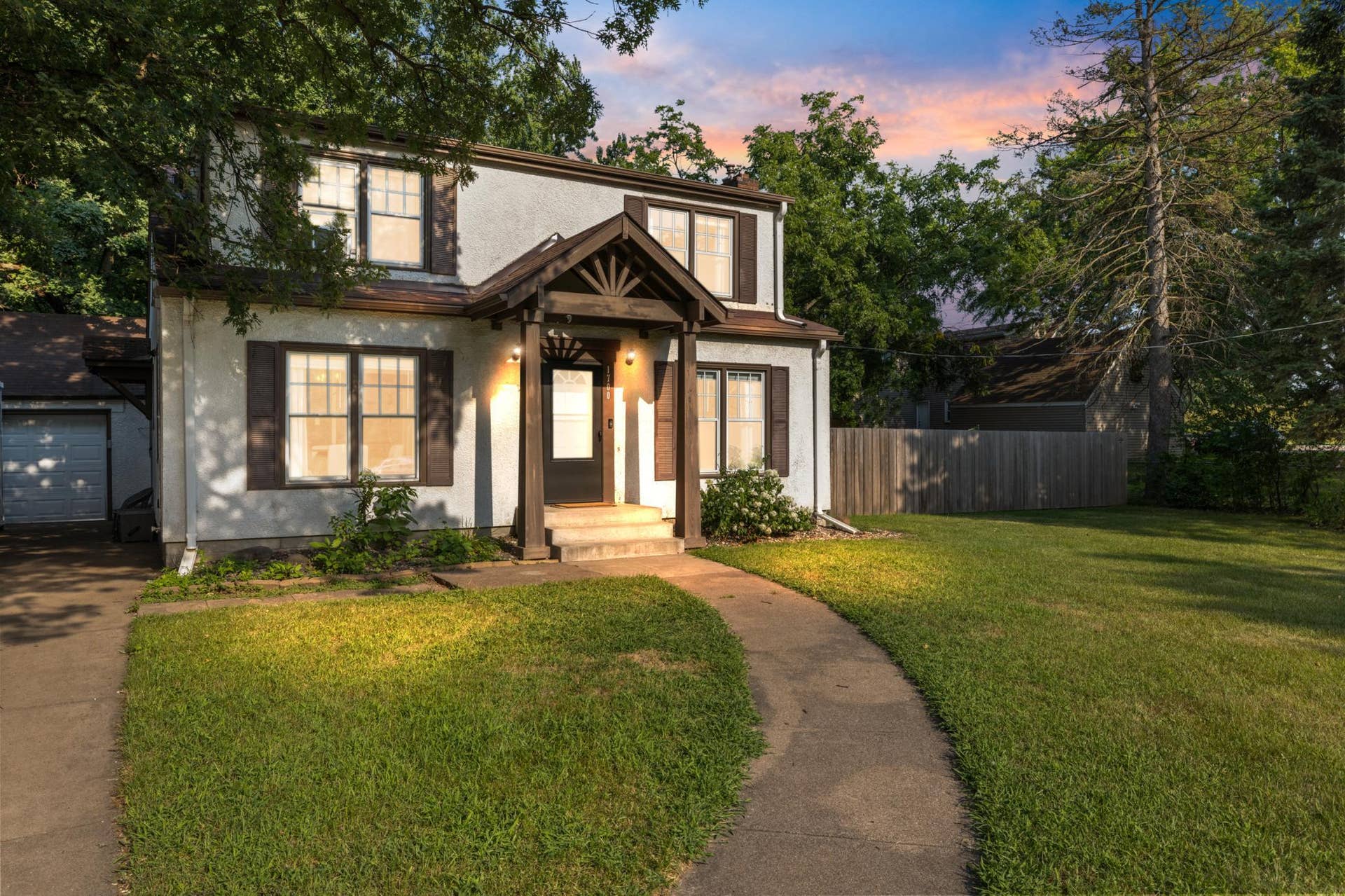 1700 Howard Street N, Maplewood, MN 55109 Welcome to 1700 Howard Street N