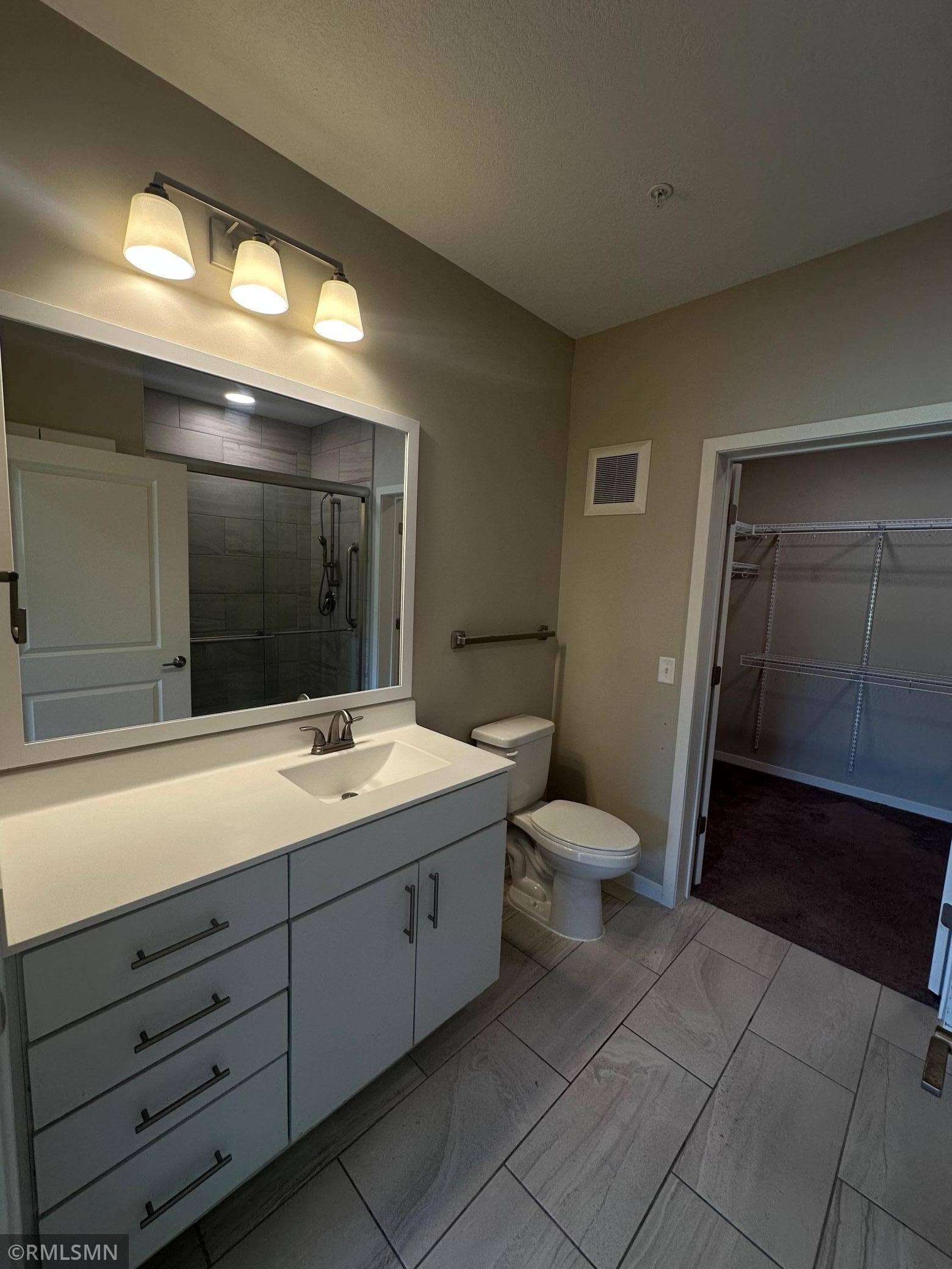 114 Brick Street S, #207, Stillwater, MN 55082 Primary Bath