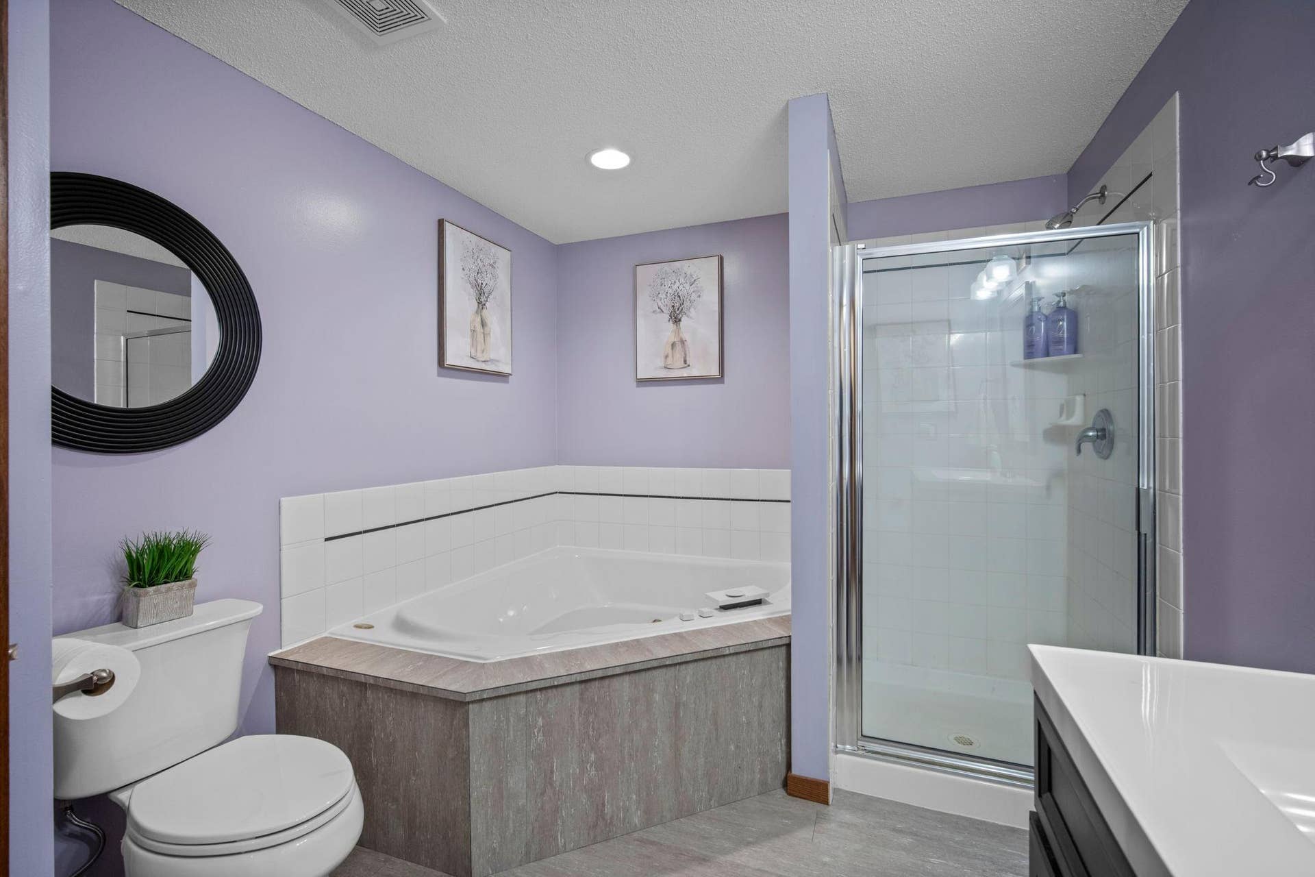 Full bathroom in the lower level with large, jacuzzi tub!