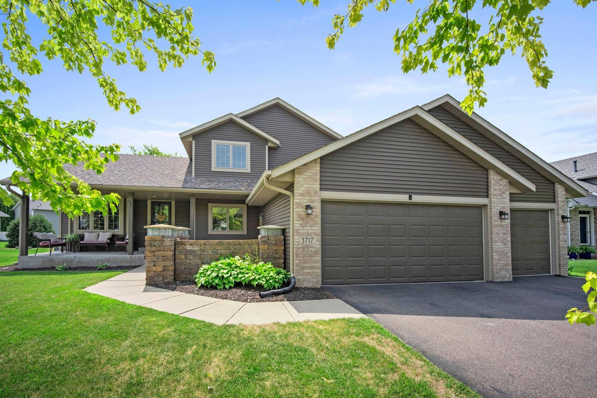 81-web-or-mls-3717 90th Crescent N-259.jpg
