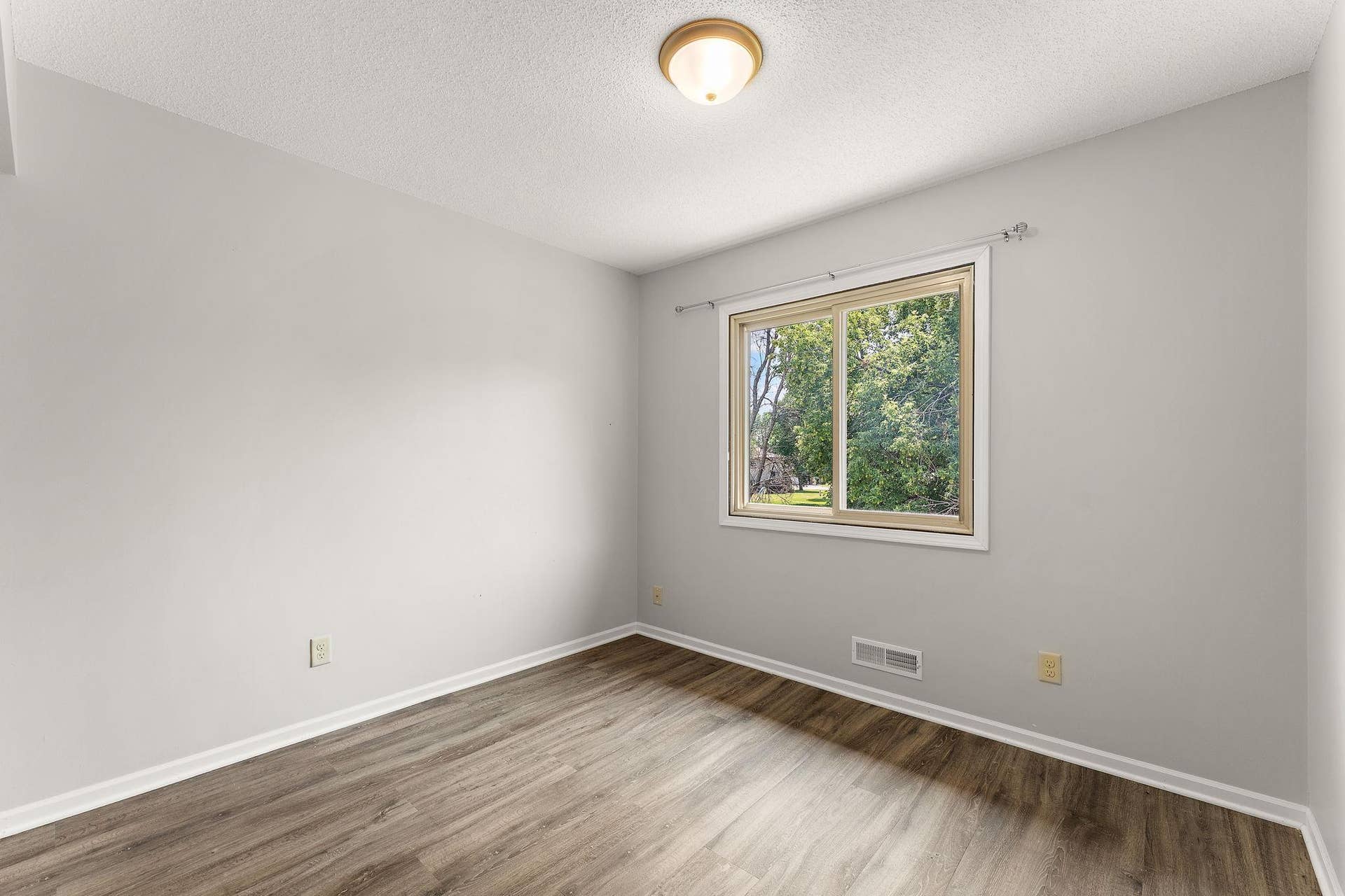 7747 89th Avenue N, Brooklyn Park, MN 55445 25-web-or-mls-UAV Vision Media (23).jpg