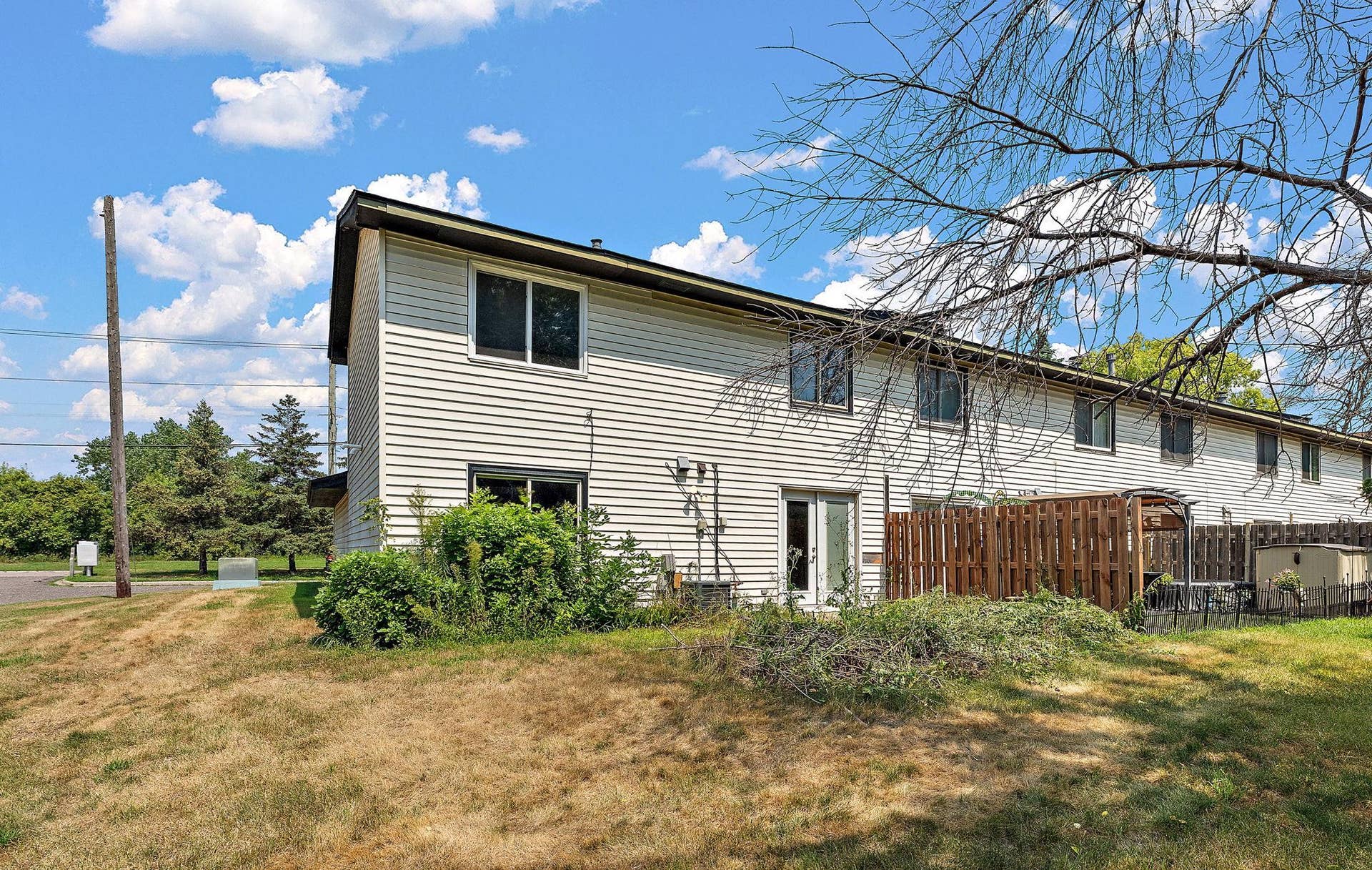 7747 89th Avenue N, Brooklyn Park, MN 55445 6-web-or-mls-UAV Vision Media (4).jpg