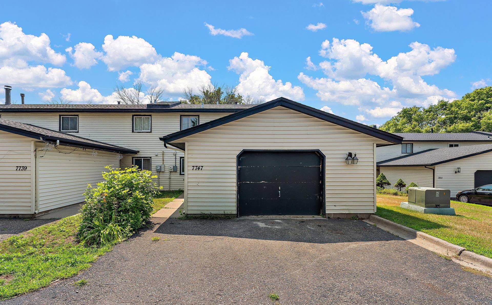 7747 89th Avenue N, Brooklyn Park, MN 55445 4-web-or-mls-UAV Vision Media (7).jpg
