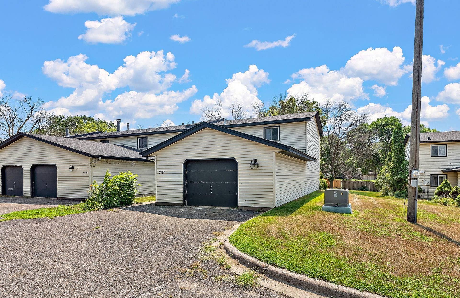 7747 89th Avenue N, Brooklyn Park, MN 55445 5-web-or-mls-UAV Vision Media (8).jpg