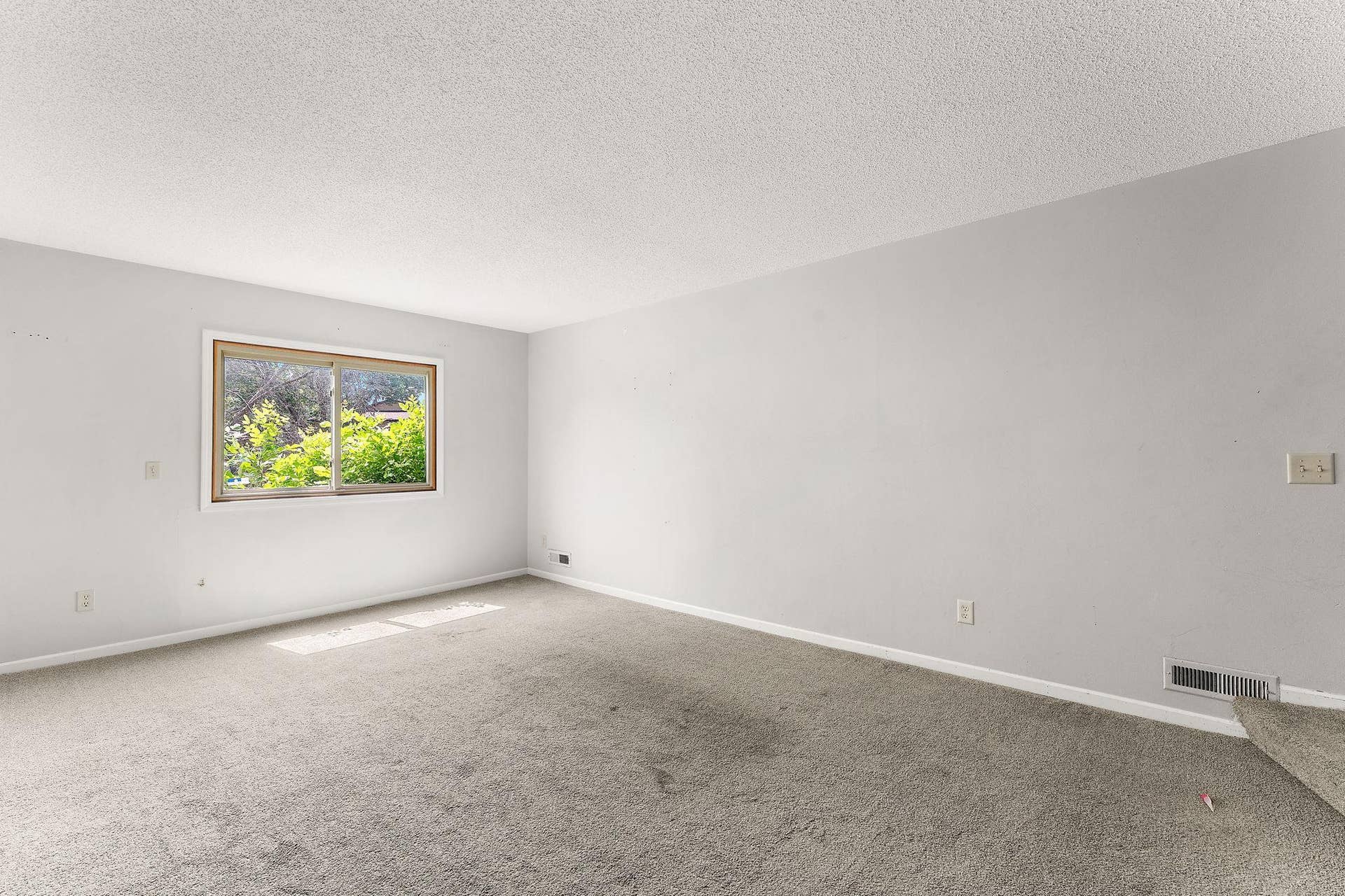7747 89th Avenue N, Brooklyn Park, MN 55445 20-web-or-mls-UAV Vision Media (20).jpg
