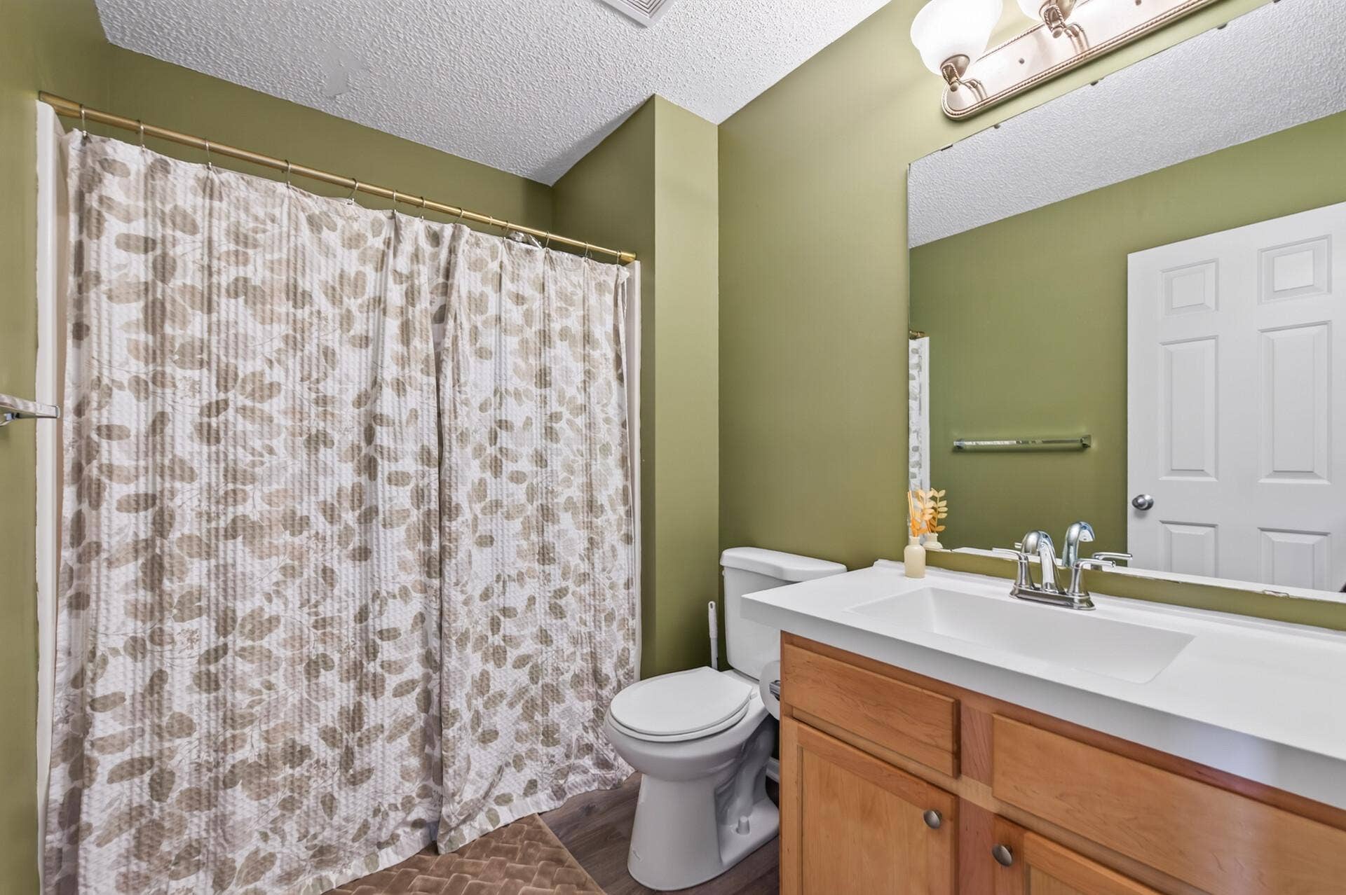 201 Alberta Lane, Little Canada, MN 55117 Full Bathroom