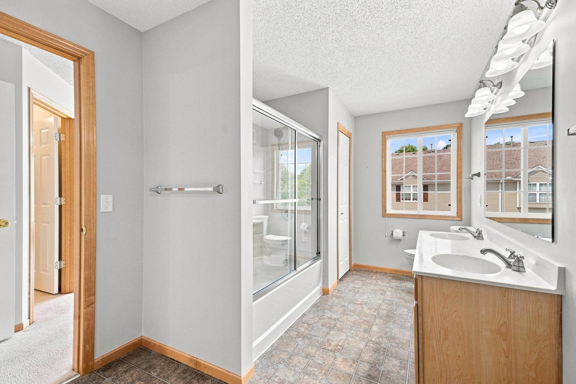 11021 Oak Grove Circle #C, Woodbury, MN 55129 Upper Level Full Bath with Dual Sinks