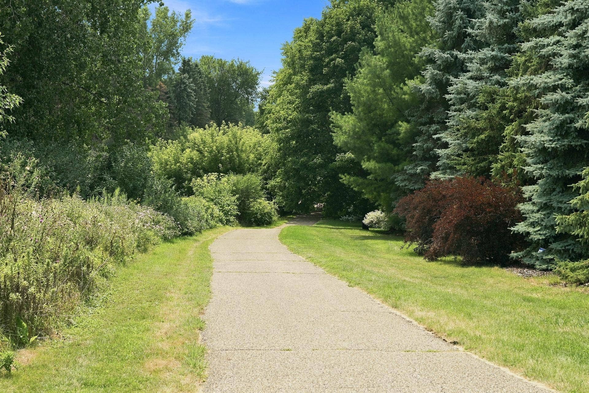 11021 Oak Grove Circle #C, Woodbury, MN 55129 Bailey's Arbor 7.5 Miles of Trails