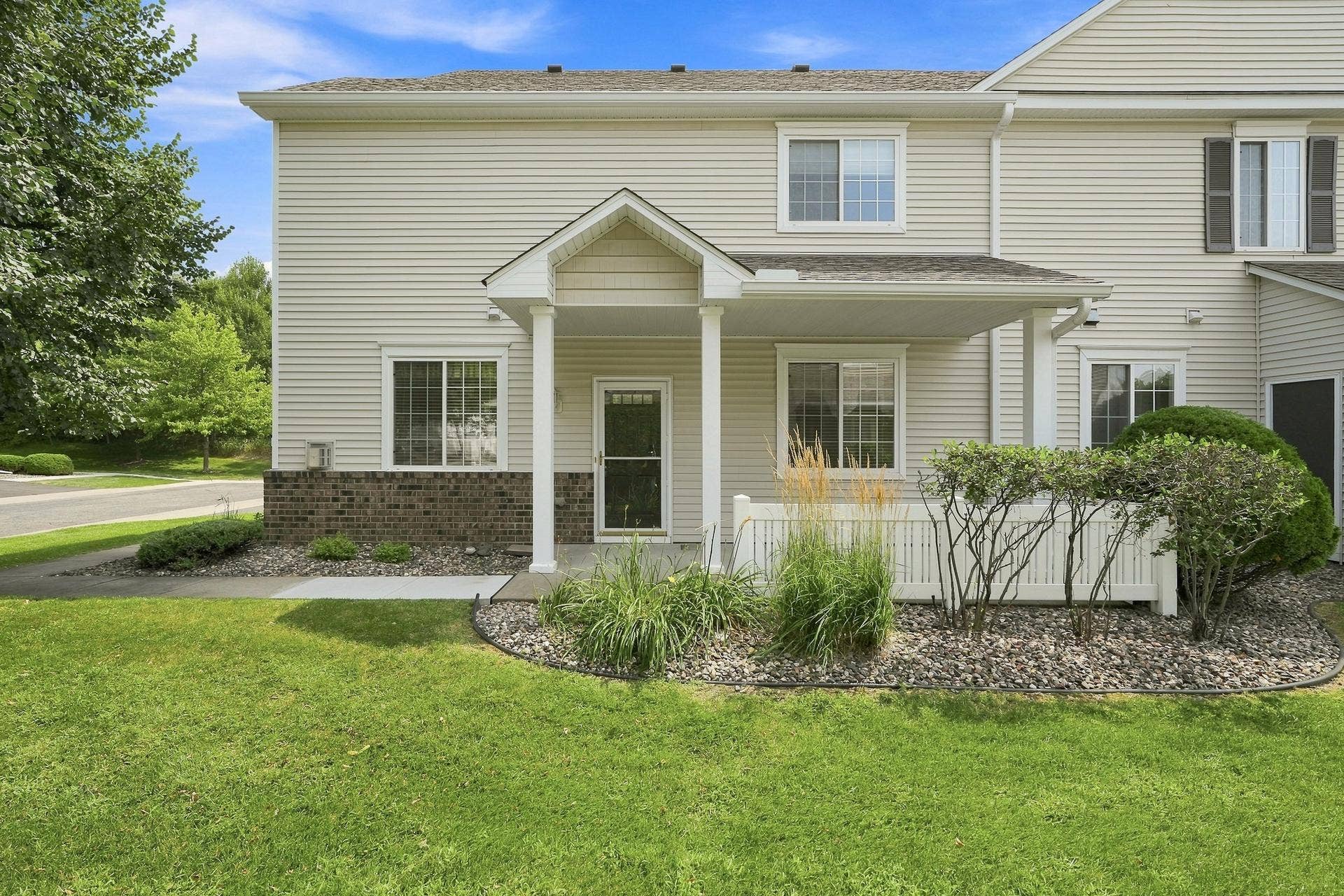 11021 Oak Grove Circle #C, Woodbury, MN 55129 Front Door with Large Covered Patio