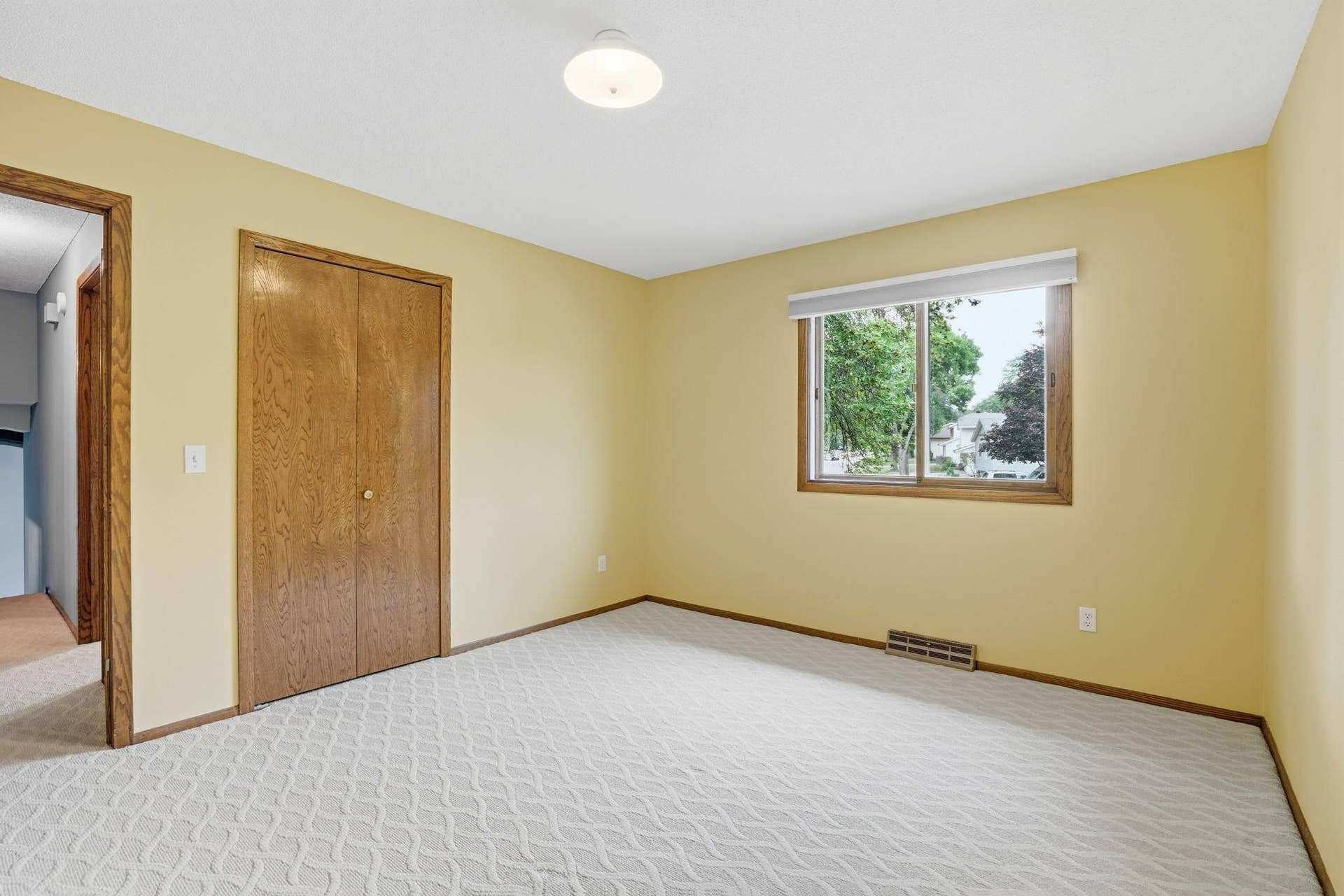 6207 Edgemont Boulevard N, Brooklyn Park, MN 55428 6207 Edgemont Boulevard N, Brooklyn Park, MN 55428