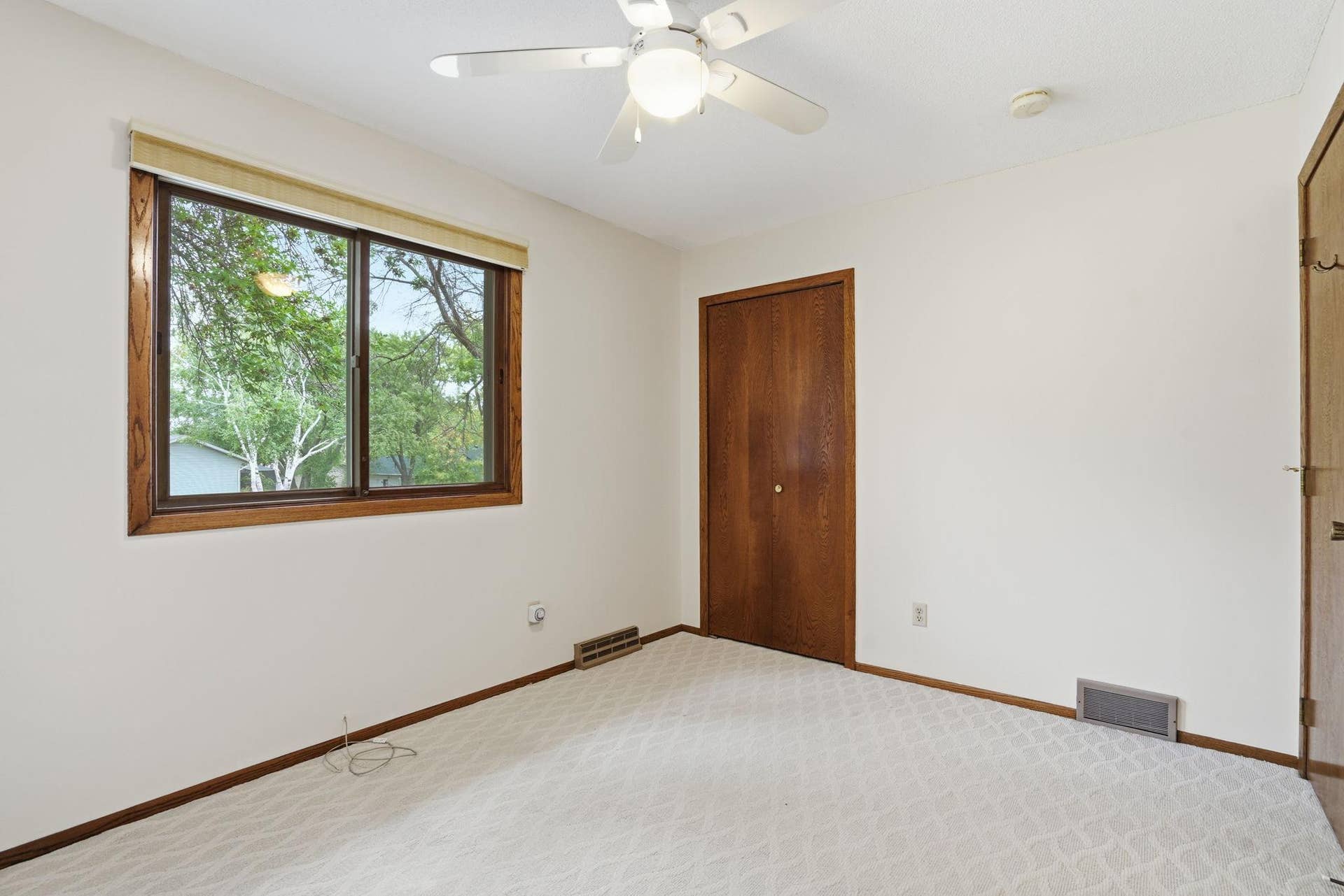 6207 Edgemont Boulevard N, Brooklyn Park, MN 55428 6207 Edgemont Boulevard N, Brooklyn Park, MN 55428
