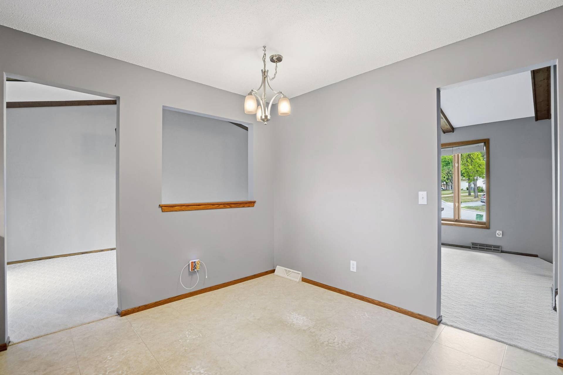 6207 Edgemont Boulevard N, Brooklyn Park, MN 55428 6207 Edgemont Boulevard N, Brooklyn Park, MN 55428