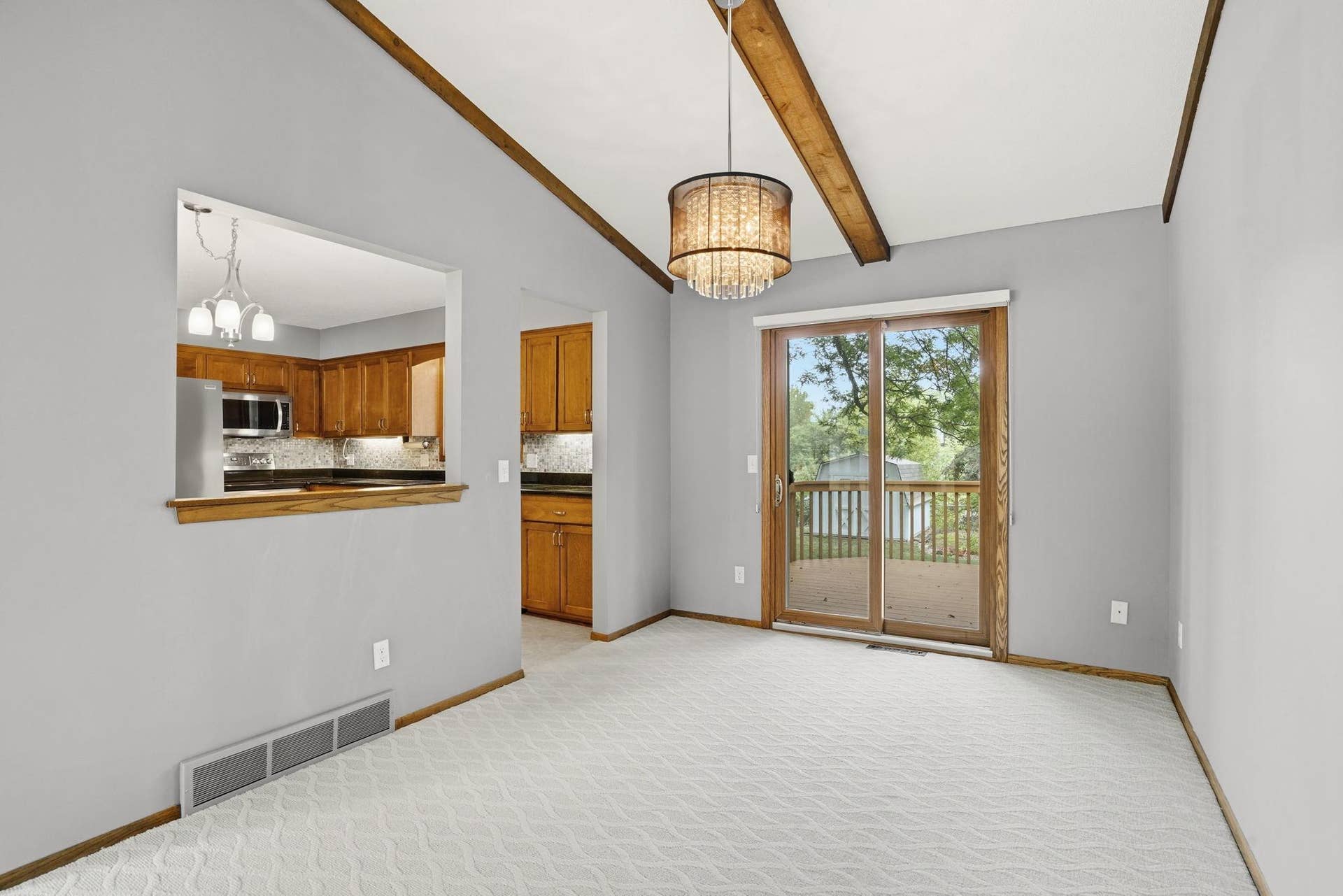 6207 Edgemont Boulevard N, Brooklyn Park, MN 55428 6207 Edgemont Boulevard N, Brooklyn Park, MN 55428