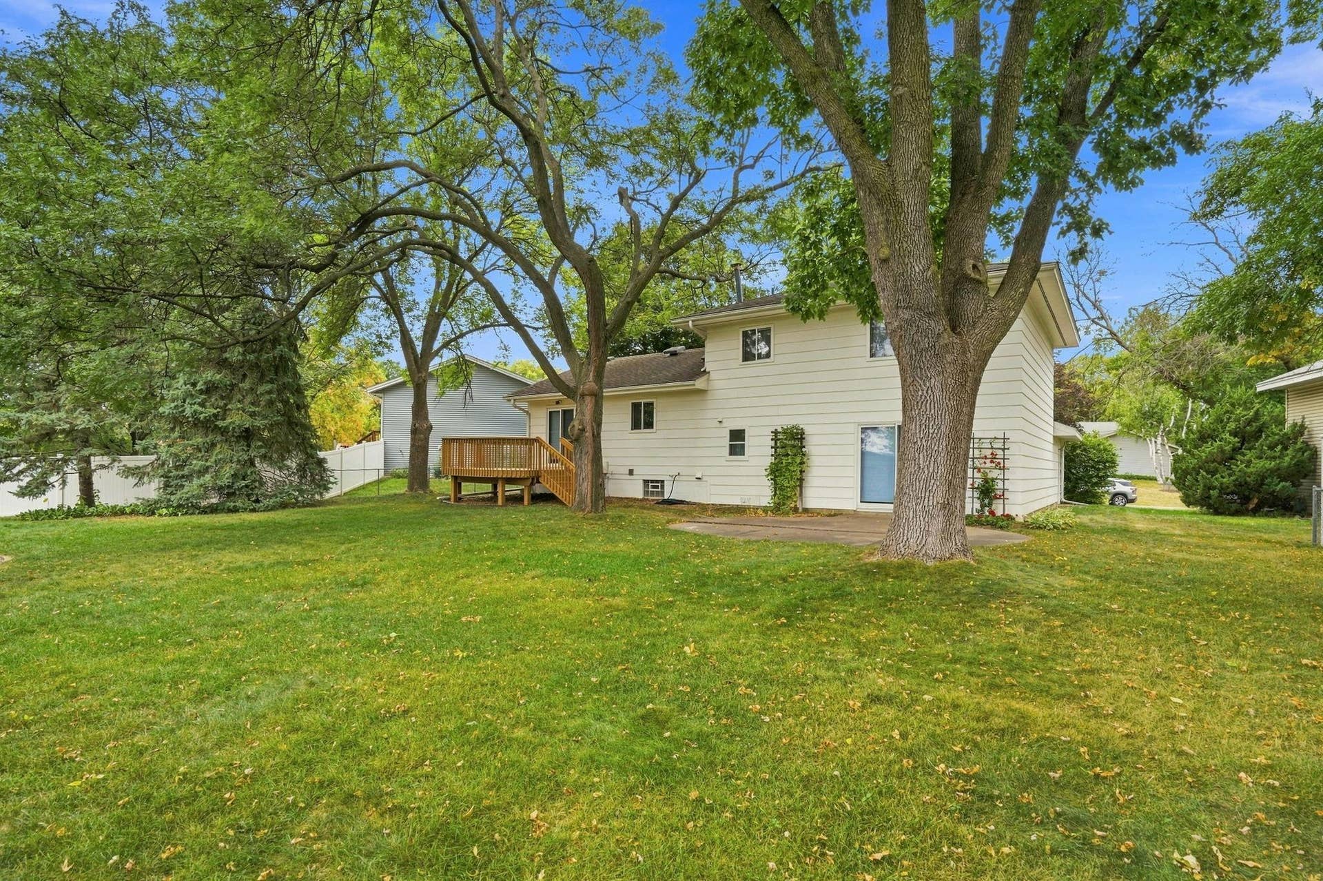 6207 Edgemont Boulevard N, Brooklyn Park, MN 55428 6207 Edgemont Boulevard N, Brooklyn Park, MN 55428