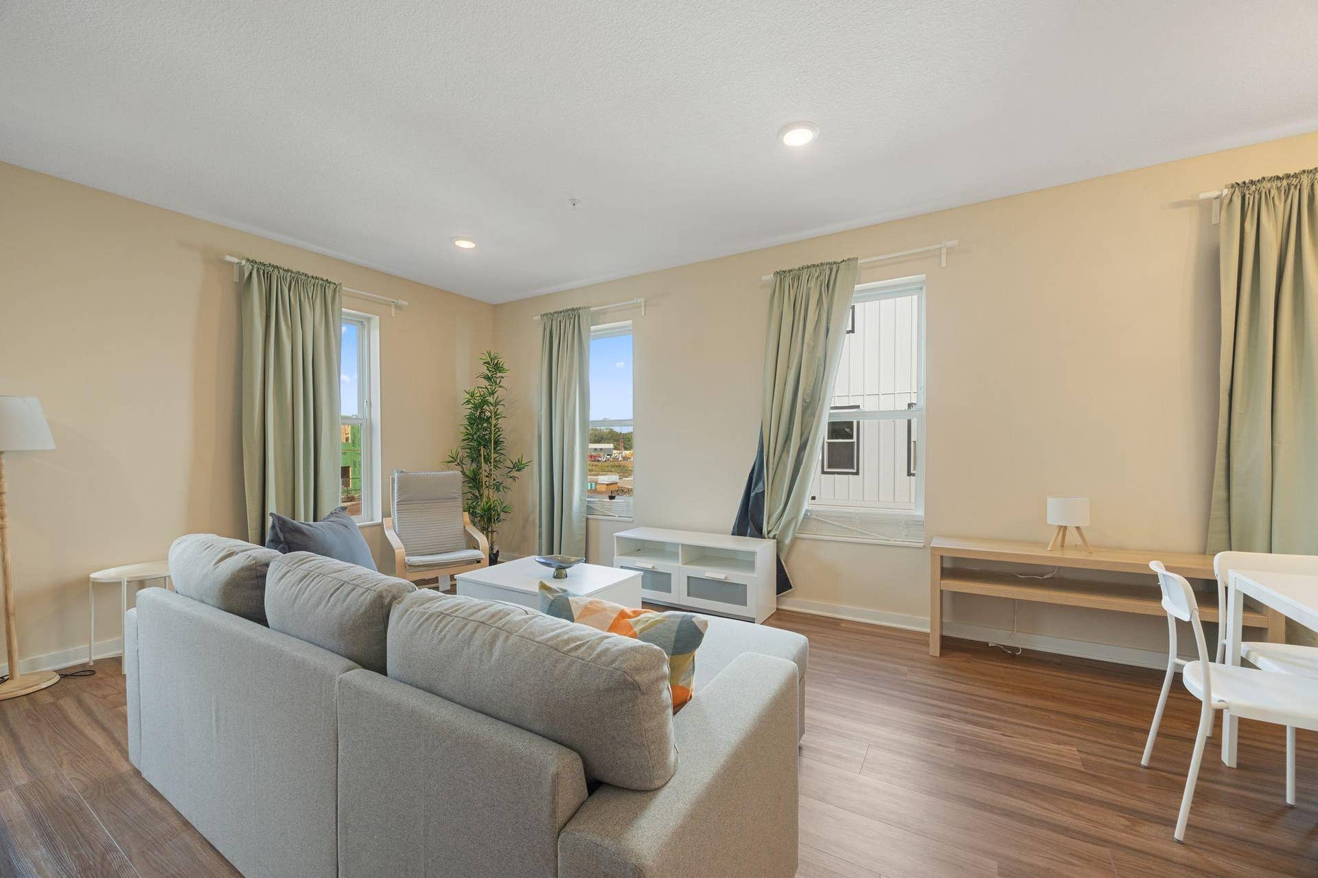 1339 Howard Street N, #1, 92, Saint Paul, MN 55119 Living area