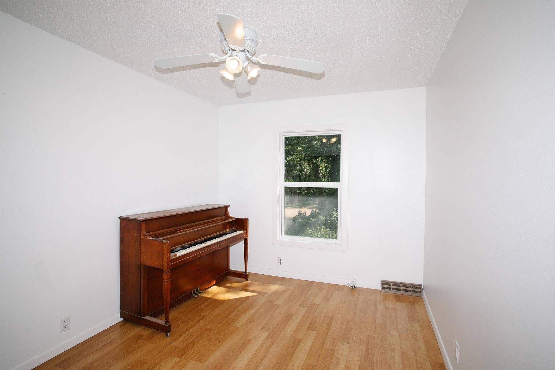 11268 Cohen Loop NW, Bemidji, MN 56601 022A0504.jpg
