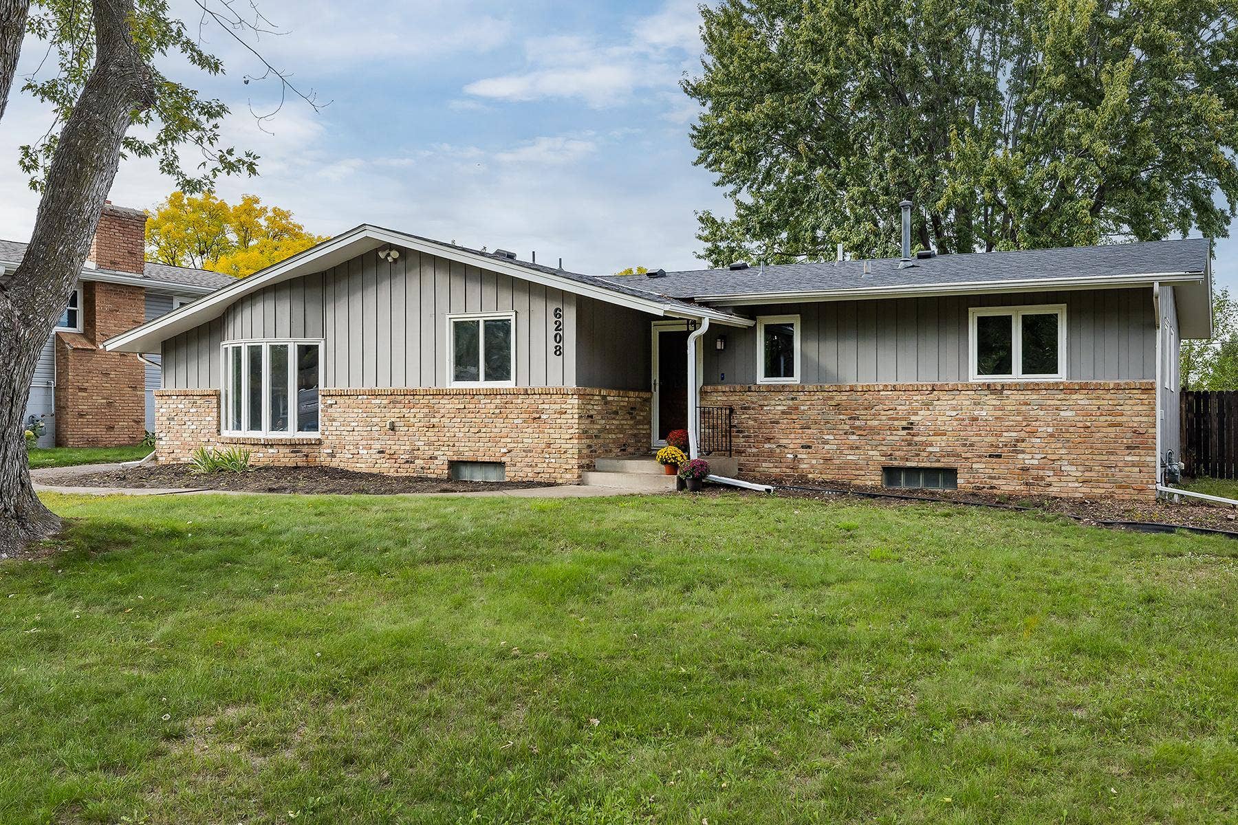 6208 81st Avenue N, Brooklyn Park, MN 55443 6208 81st Avenue N, Brooklyn Park, MN 55443