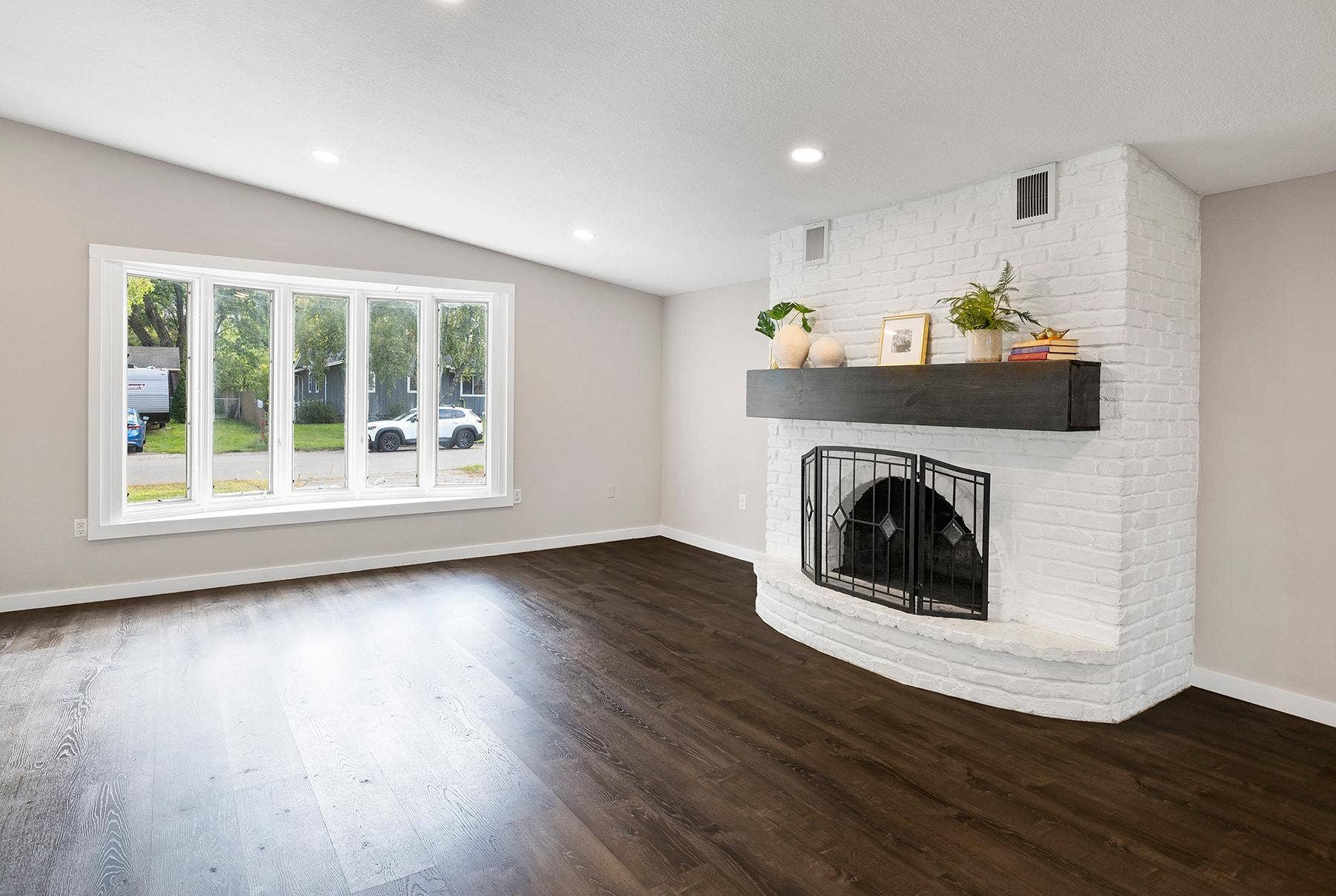 6208 81st Avenue N, Brooklyn Park, MN 55443 6208 81st Avenue N, Brooklyn Park, MN 55443
