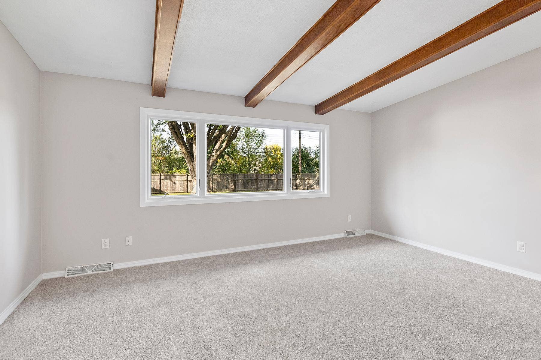 6208 81st Avenue N, Brooklyn Park, MN 55443 6208 81st Avenue N, Brooklyn Park, MN 55443