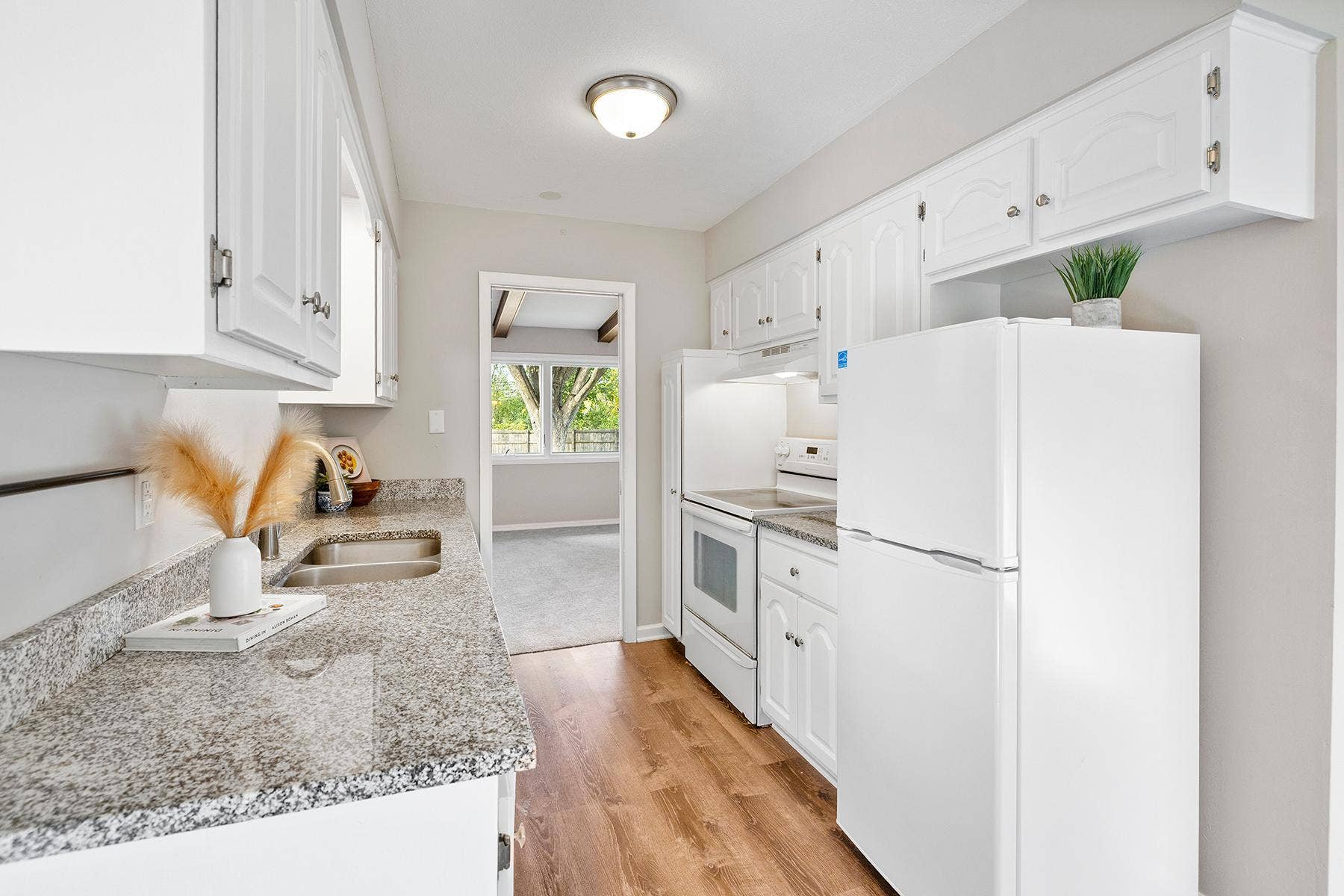 6208 81st Avenue N, Brooklyn Park, MN 55443 6208 81st Avenue N, Brooklyn Park, MN 55443