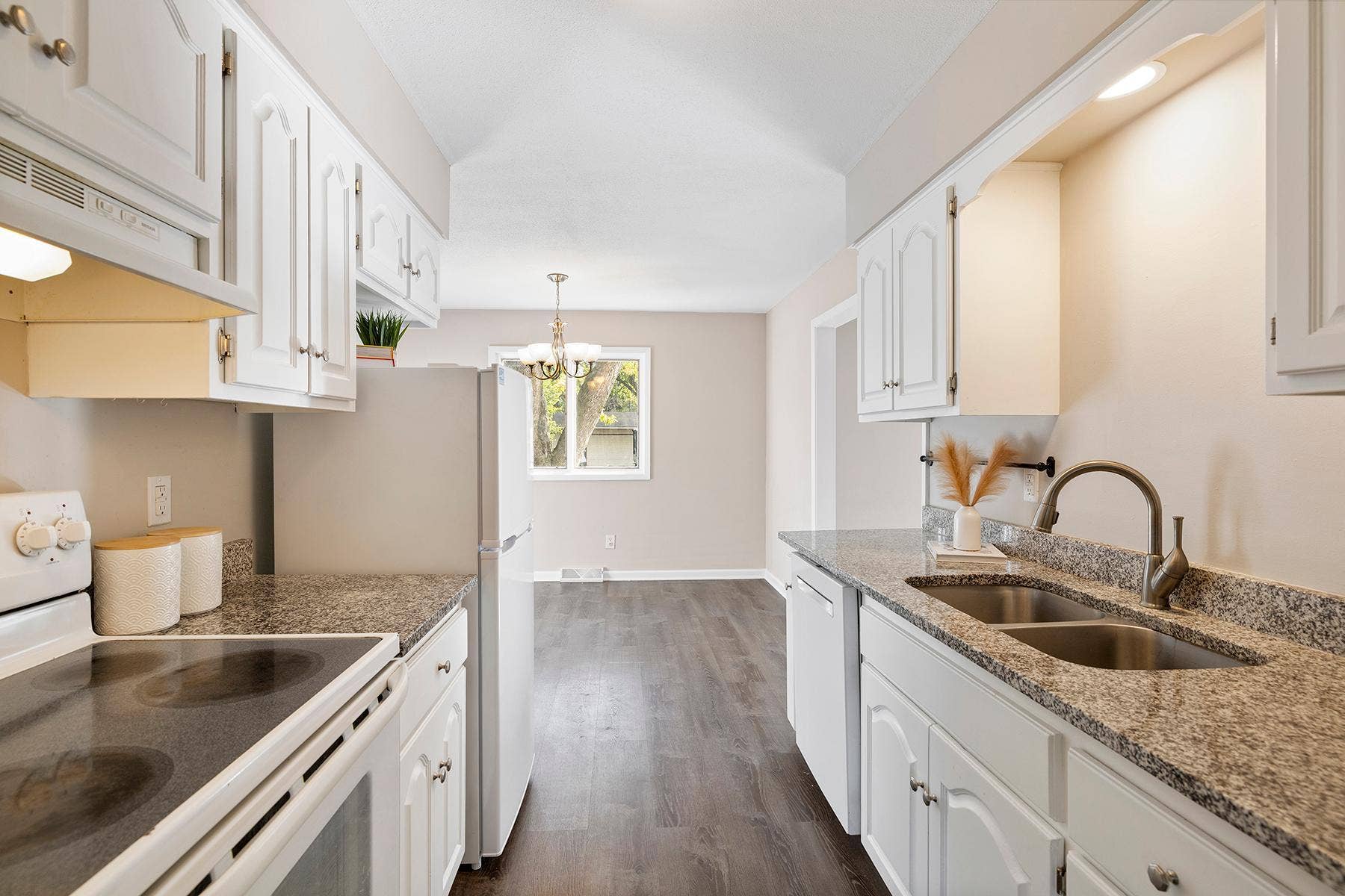 6208 81st Avenue N, Brooklyn Park, MN 55443 6208 81st Avenue N, Brooklyn Park, MN 55443