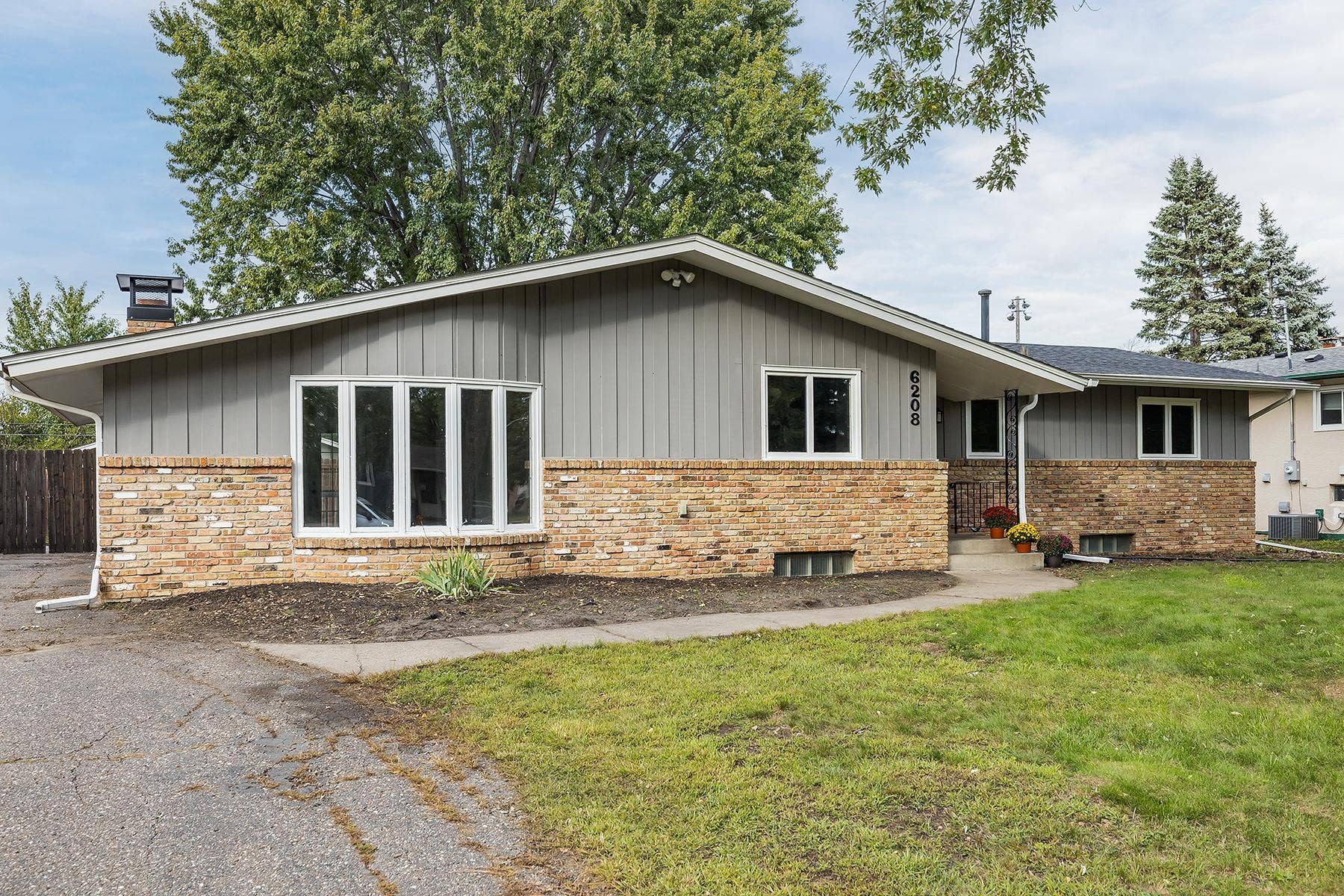6208 81st Avenue N, Brooklyn Park, MN 55443 6208 81st Avenue N, Brooklyn Park, MN 55443