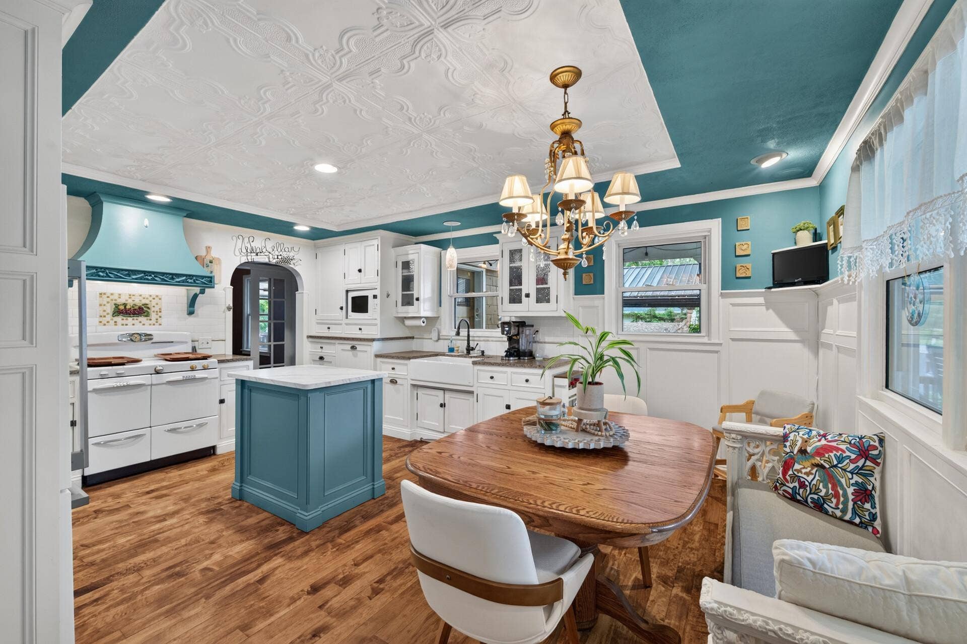 6044 48th Street N, Oakdale, MN 55128 17_6044_48th17_mls.jpg