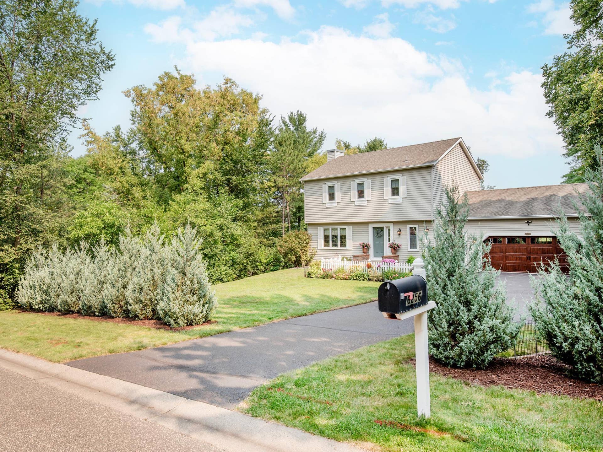 6256 Lynn Way, Woodbury, MN 55129 6256 Lynn Way, Woodbury, MN 55129