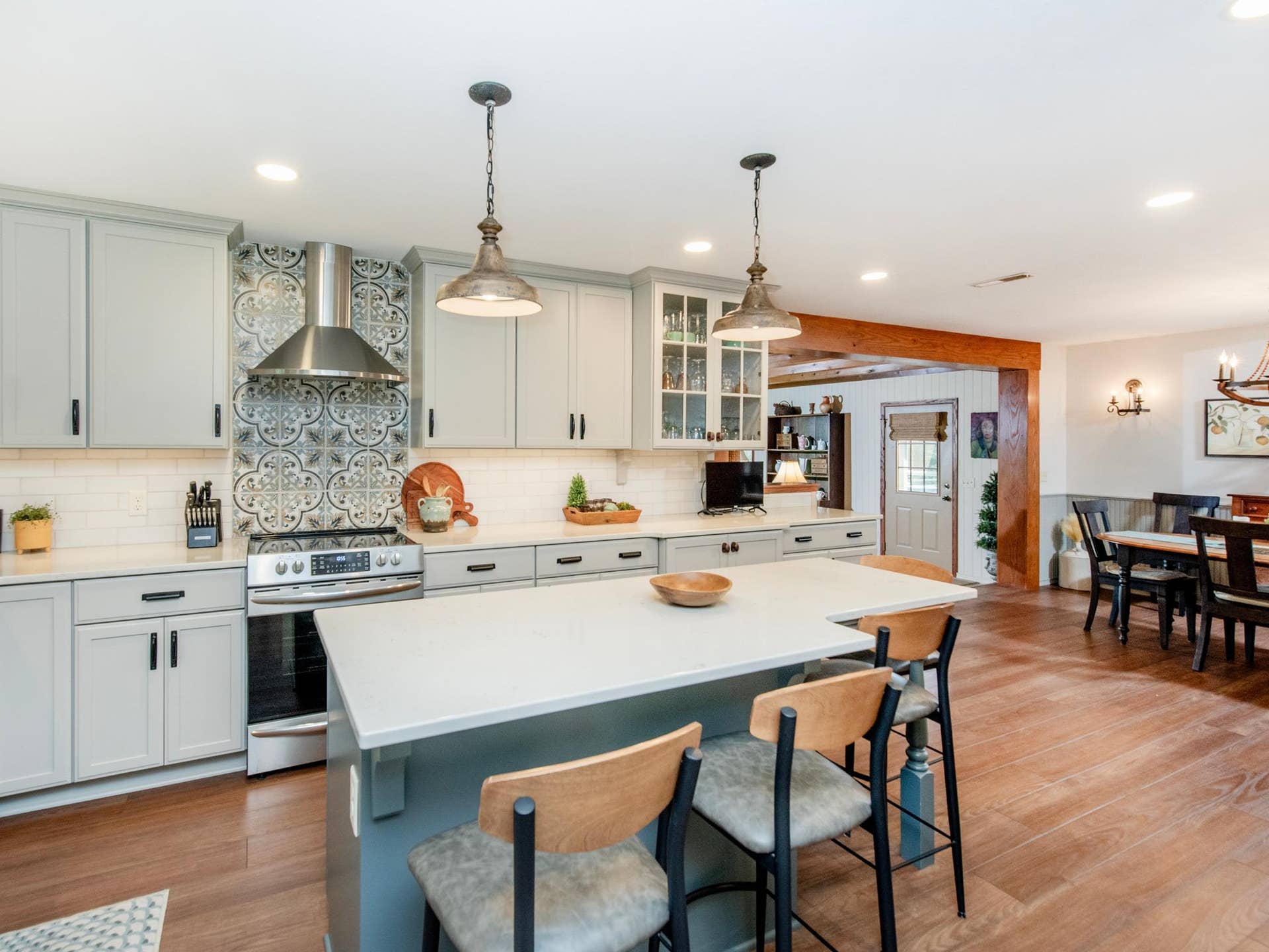 6256 Lynn Way, Woodbury, MN 55129 6256 Lynn Way, Woodbury, MN 55129