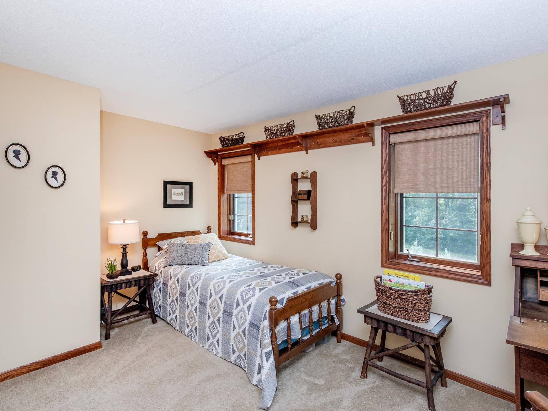 6256 Lynn Way, Woodbury, MN 55129 6256 Lynn Way, Woodbury, MN 55129