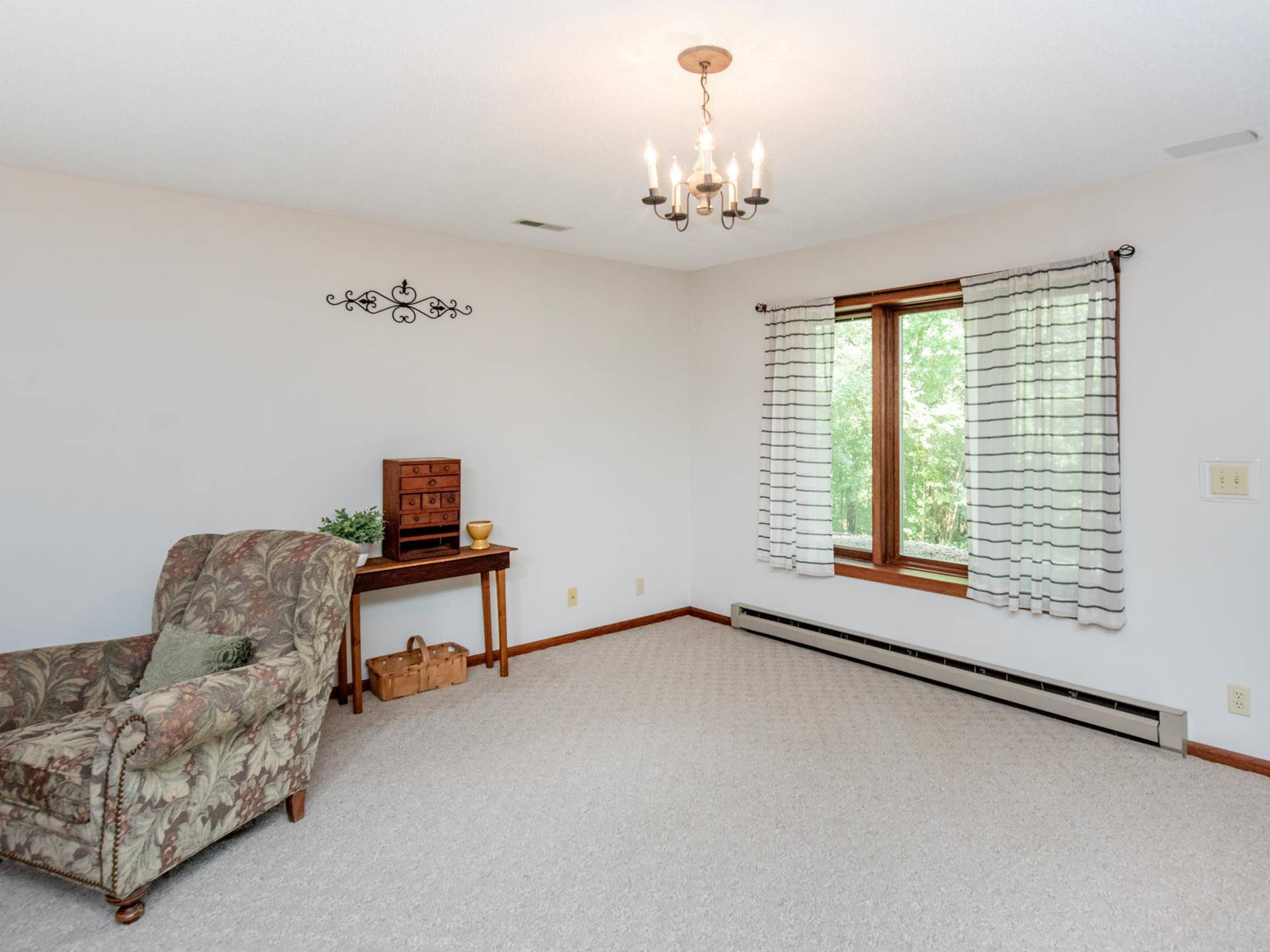 6256 Lynn Way, Woodbury, MN 55129 6256 Lynn Way, Woodbury, MN 55129