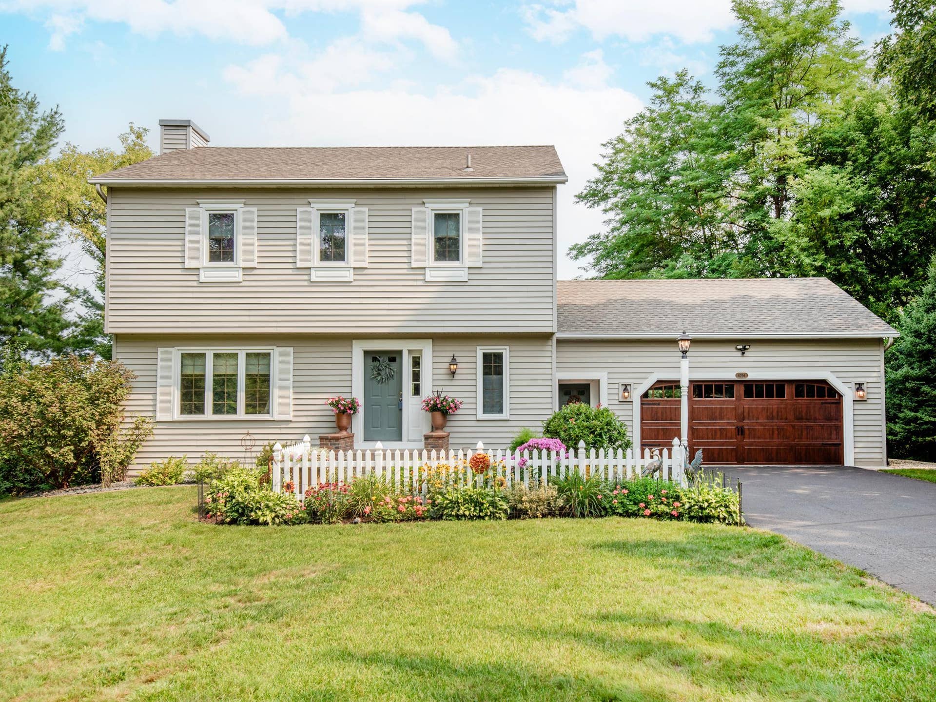 6256 Lynn Way, Woodbury, MN 55129 6256 Lynn Way, Woodbury, MN 55129