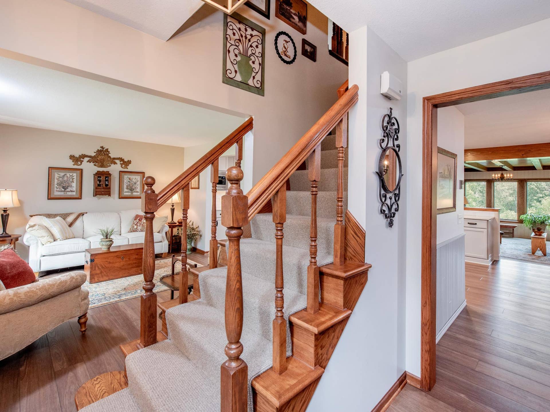 6256 Lynn Way, Woodbury, MN 55129 6256 Lynn Way, Woodbury, MN 55129