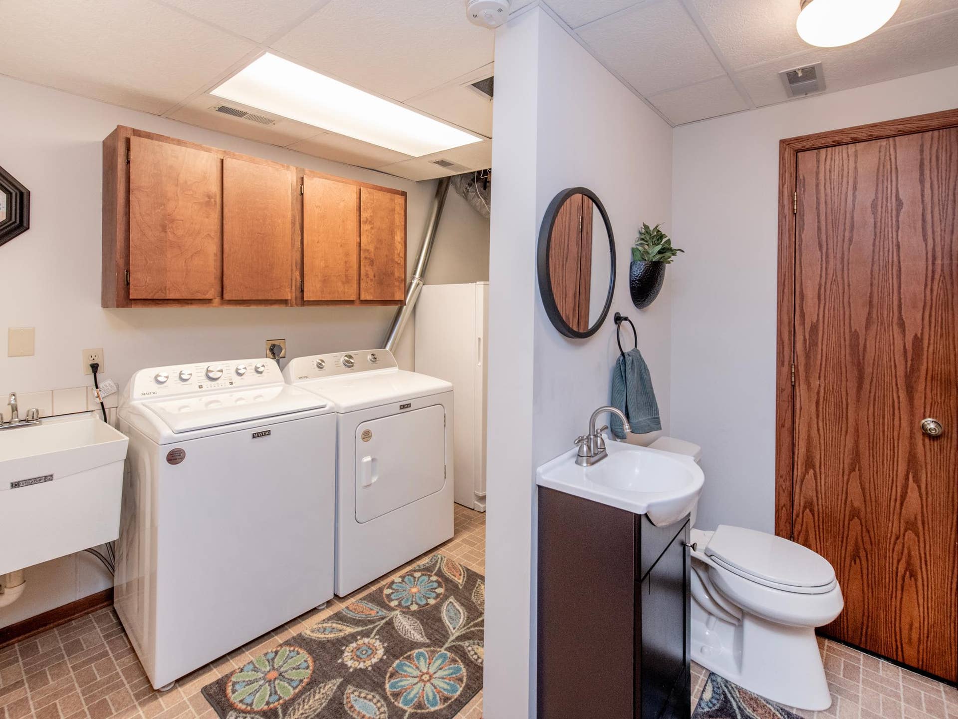 6256 Lynn Way, Woodbury, MN 55129 6256 Lynn Way, Woodbury, MN 55129