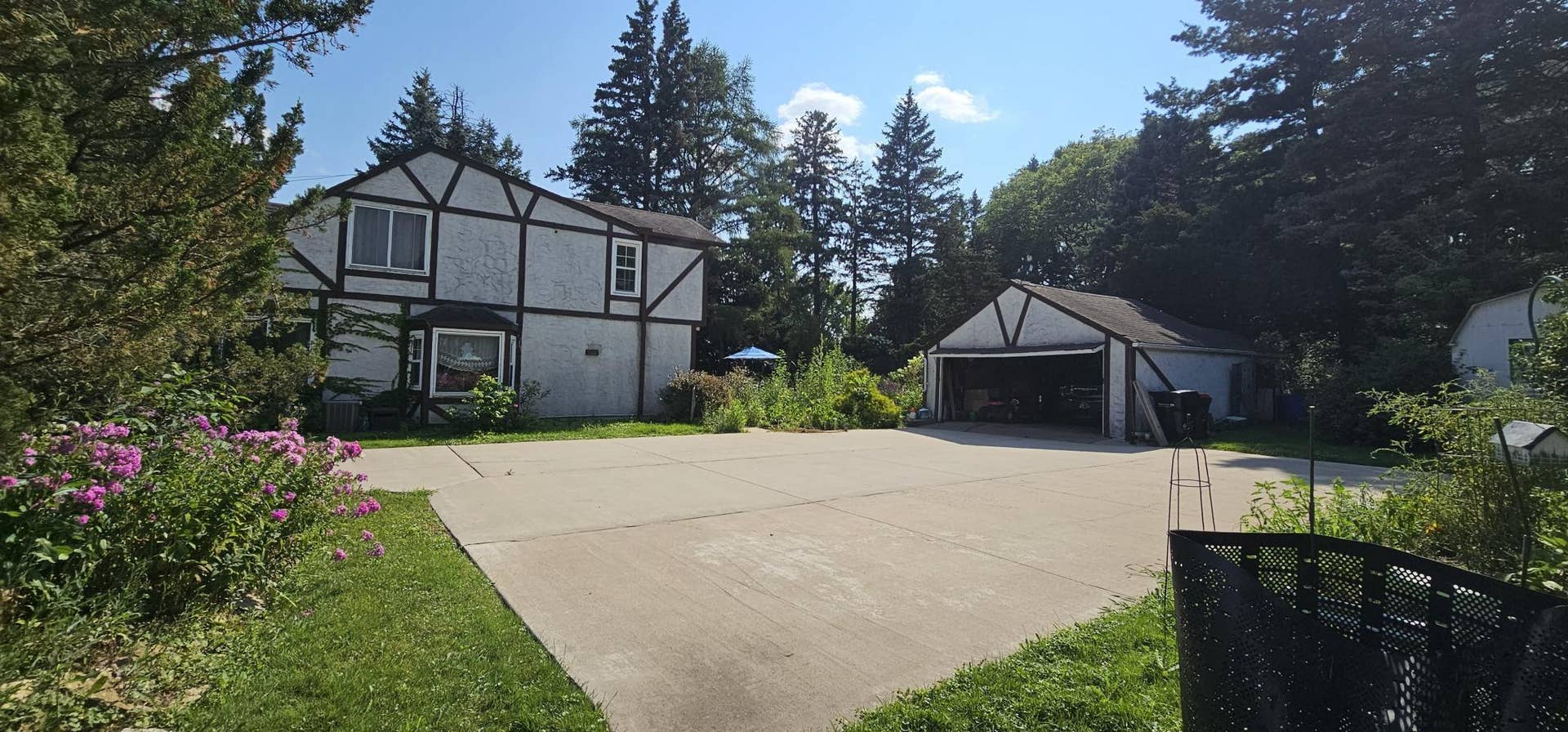 571 Century Avenue N, Maplewood, MN 55119 Additional Parking Space.jpg
