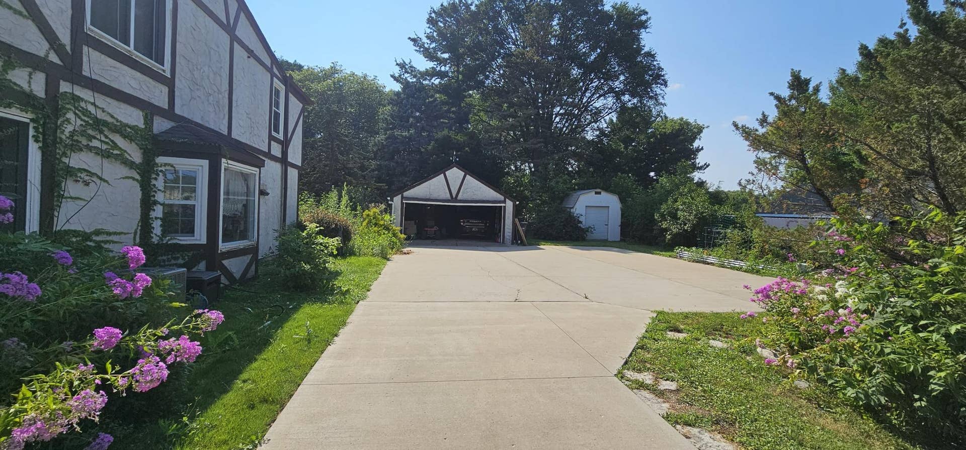 571 Century Avenue N, Maplewood, MN 55119 Garage and Shed.jpg