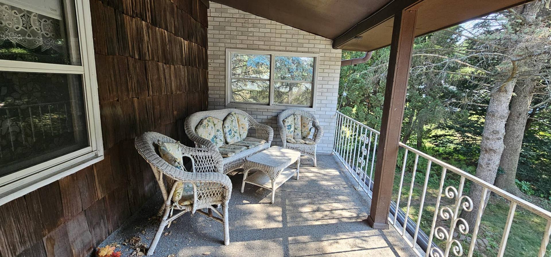 571 Century Avenue N, Maplewood, MN 55119 Balcony .jpg